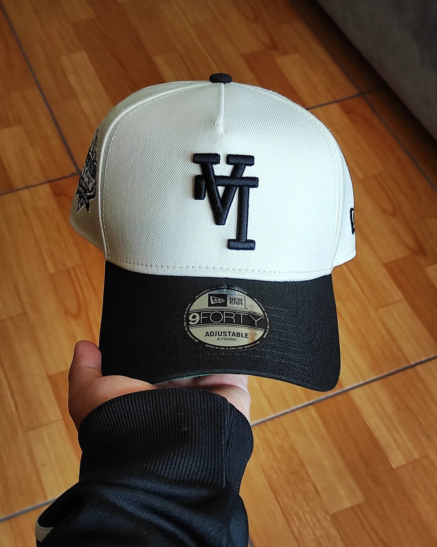 New Era Los Angeles Dodgers UPSIDE logo Chrome black 9FORTY A-FRAME