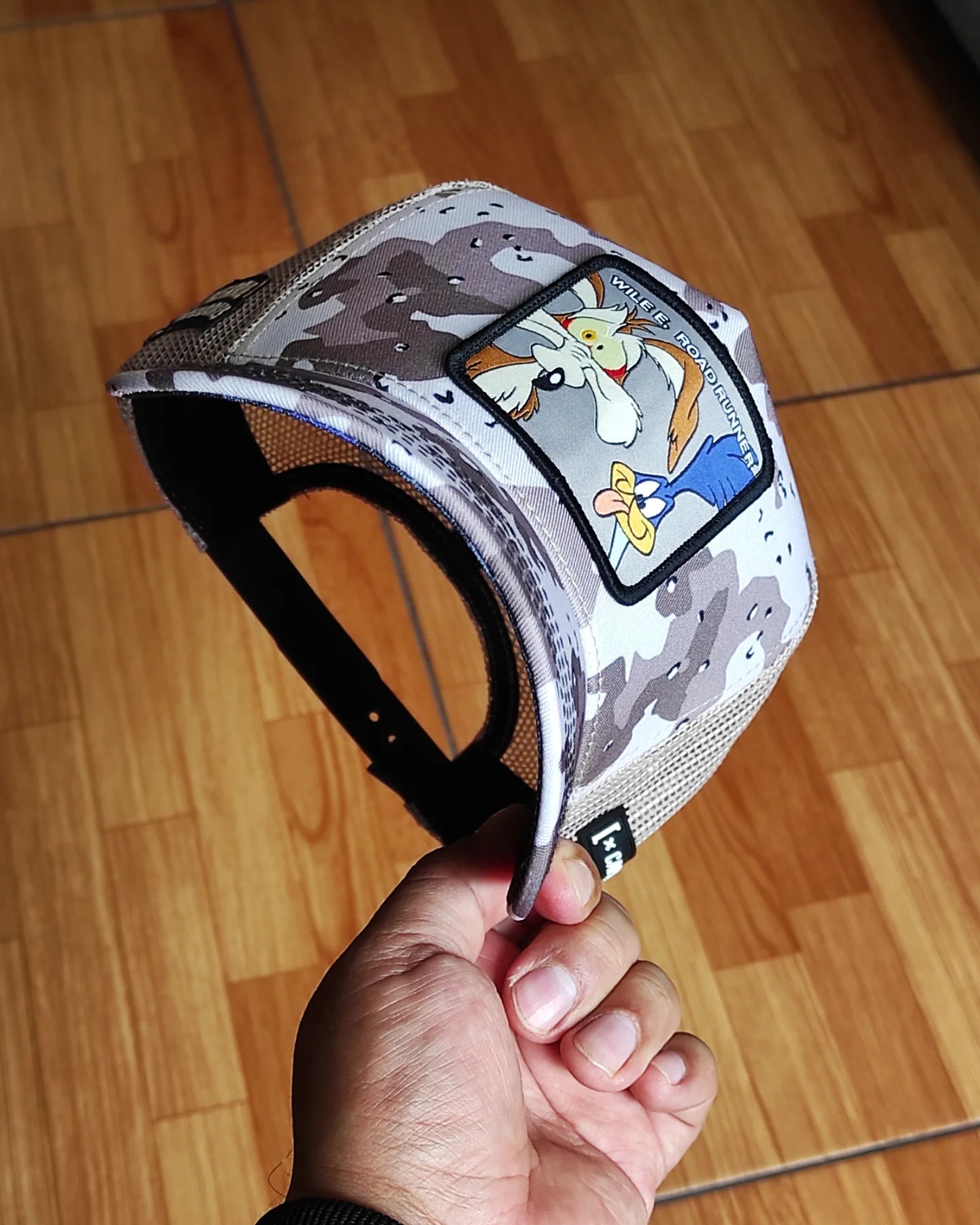 CAPSLAB LOONEY TUNES TRUCKER SNAPBACK HAT