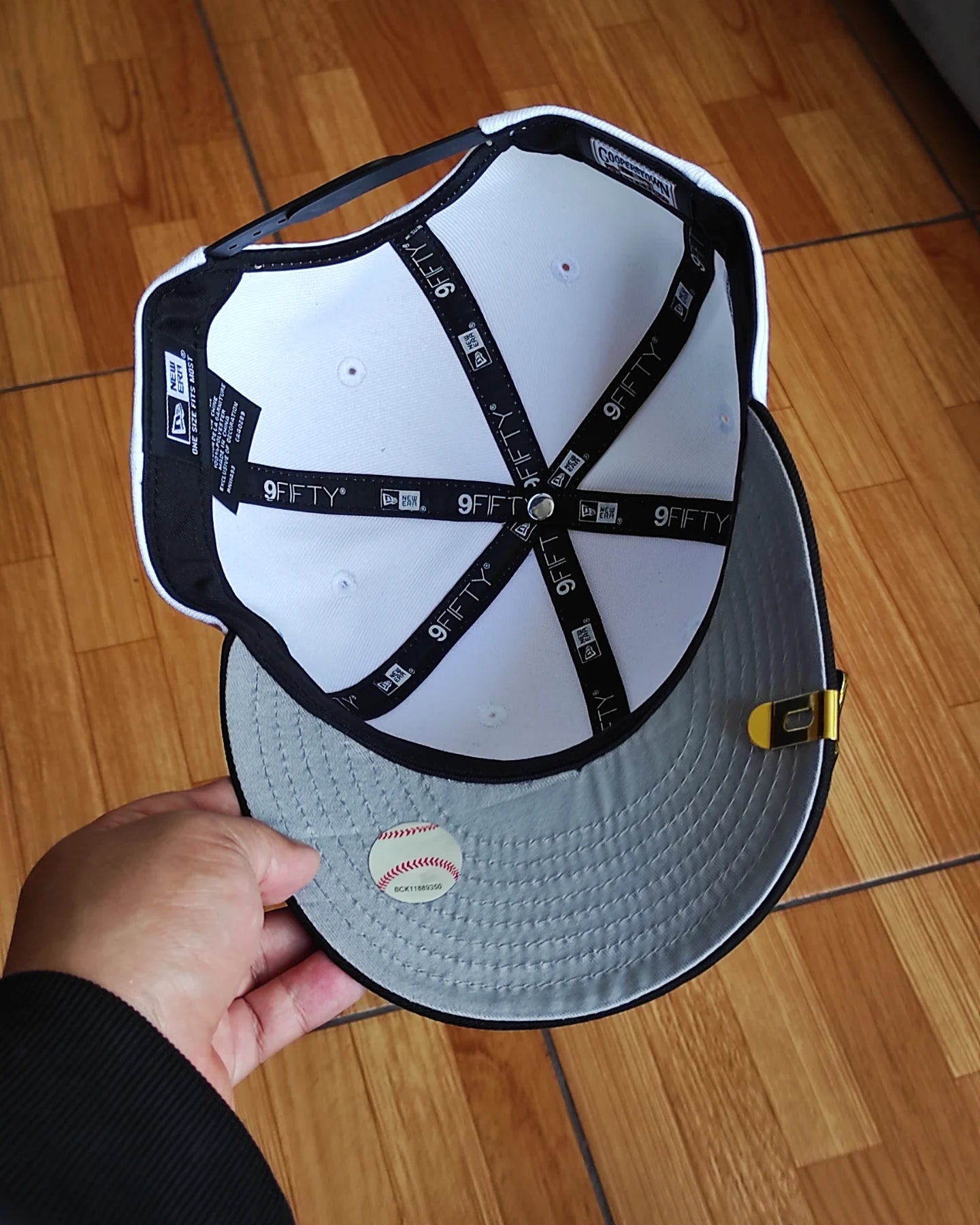 New Era New York Yankees vs Mets Subway Series black and White 9 FIFTY Snapback
