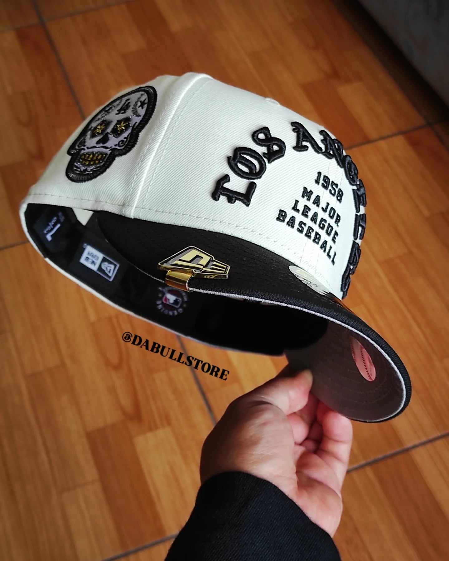 New Era Los Angeles Dodgers SKULL 💀 Chrome Black edition 59fifty fitted