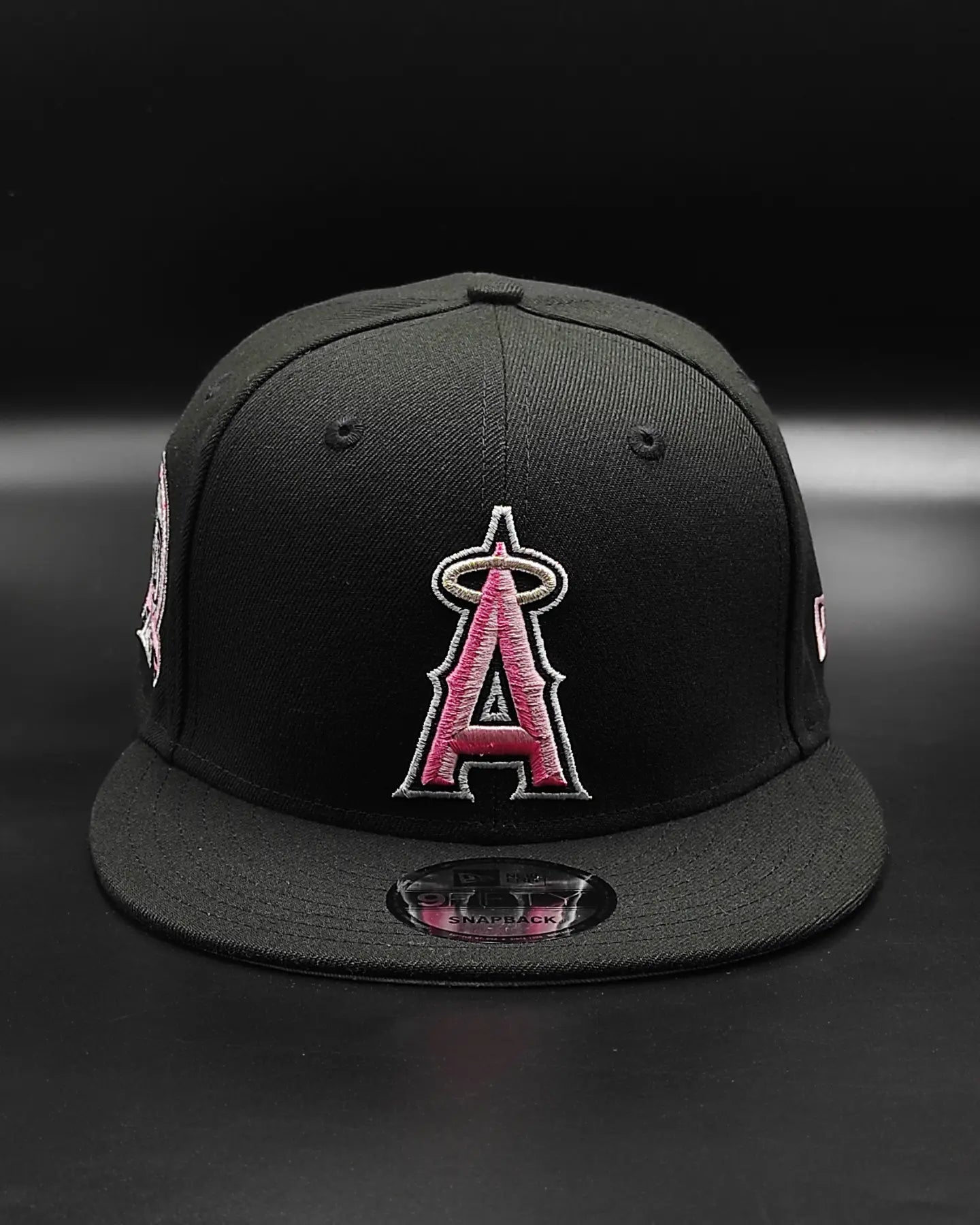 New era Anaheim Angels 50th Aniversario negro rosado 9 Fifty Snapback