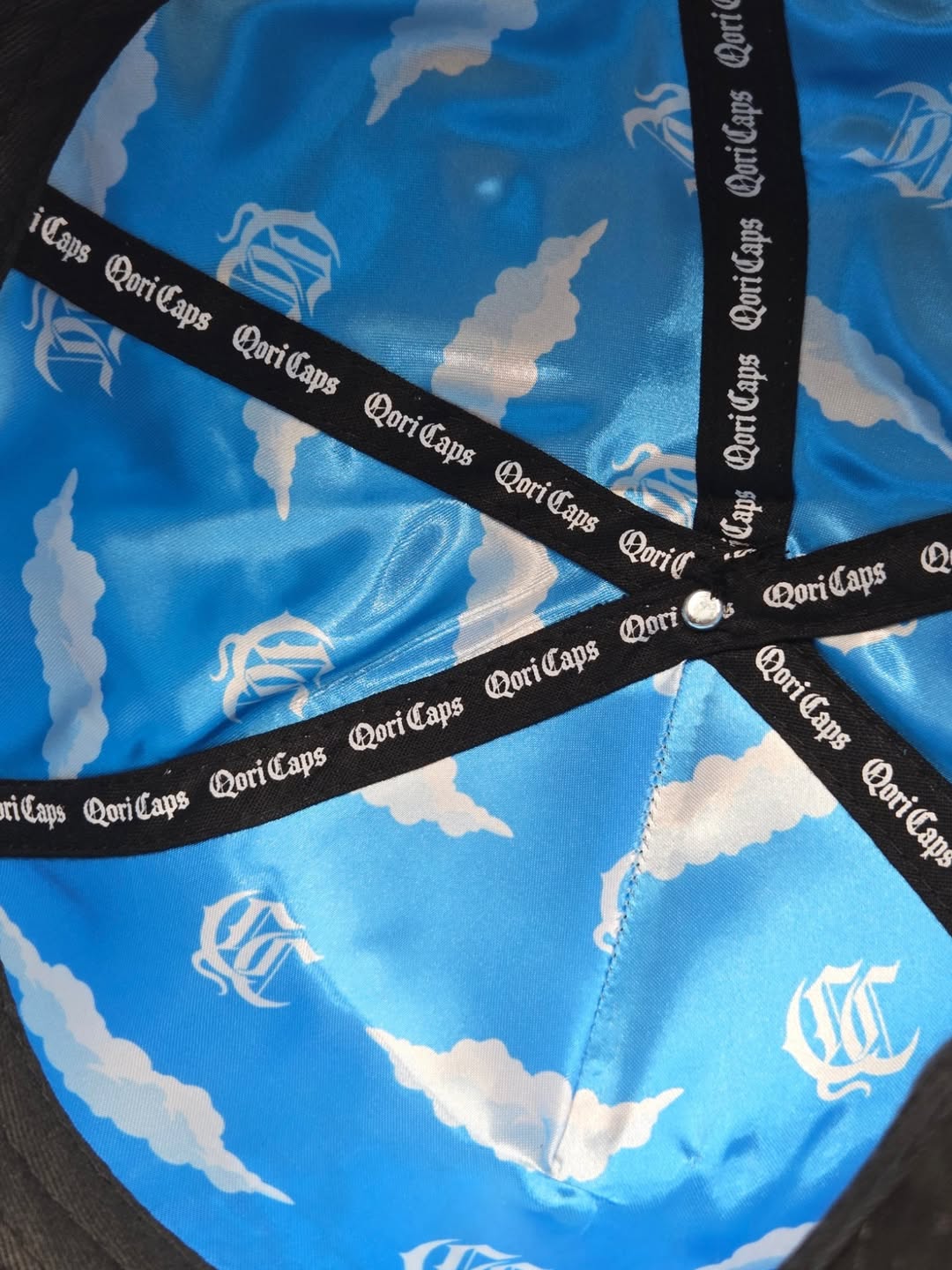 Gorra Qori Caps coleccion Cloud☁️ & Yankees🔥 a-frame Snapback