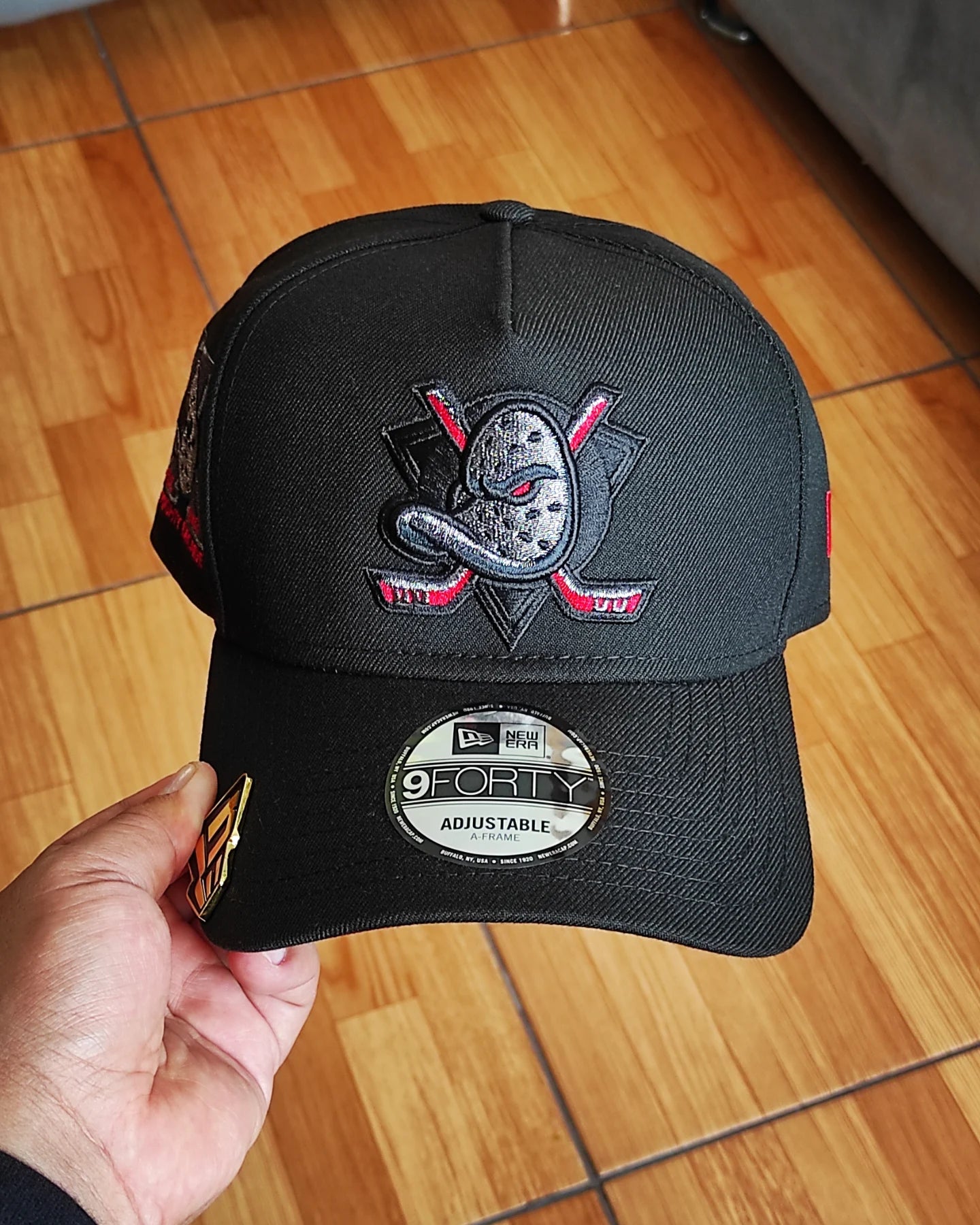 New Era Anaheim Ducks 10th Anniversary Metallic Blackout Red Edition 9Forty A Frame Snapback