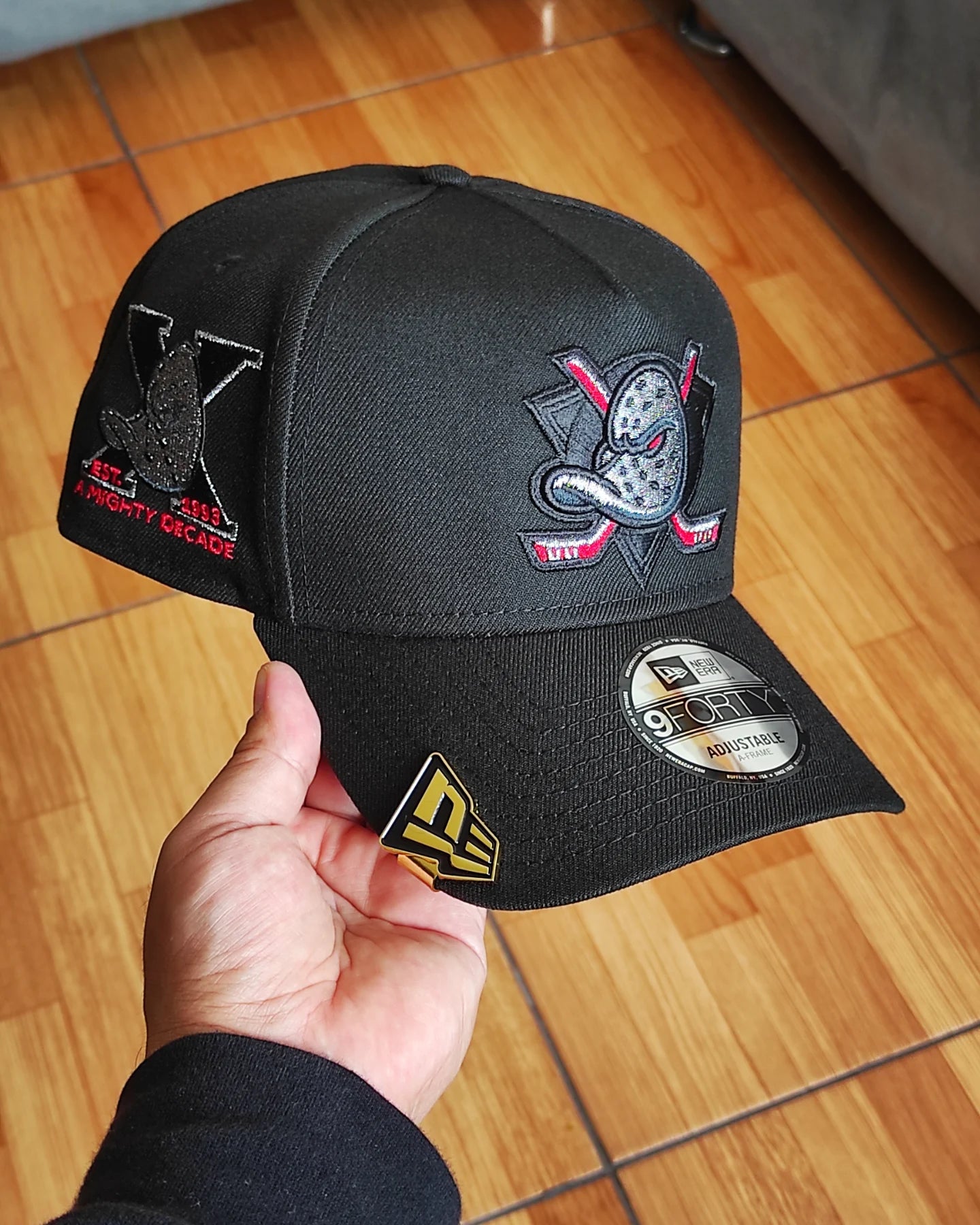 New Era Anaheim Ducks 10th Anniversary Metallic Blackout Red Edition 9Forty A Frame Snapback