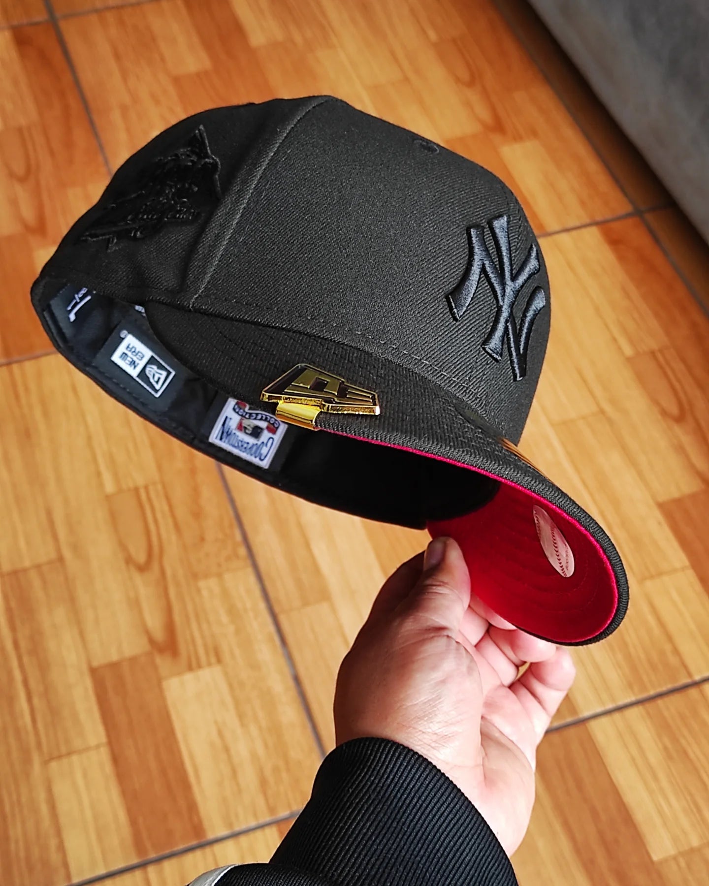 New Era New York Yankees World Series 1999 Black Out Red Edition 59Fifty Fitted Hat