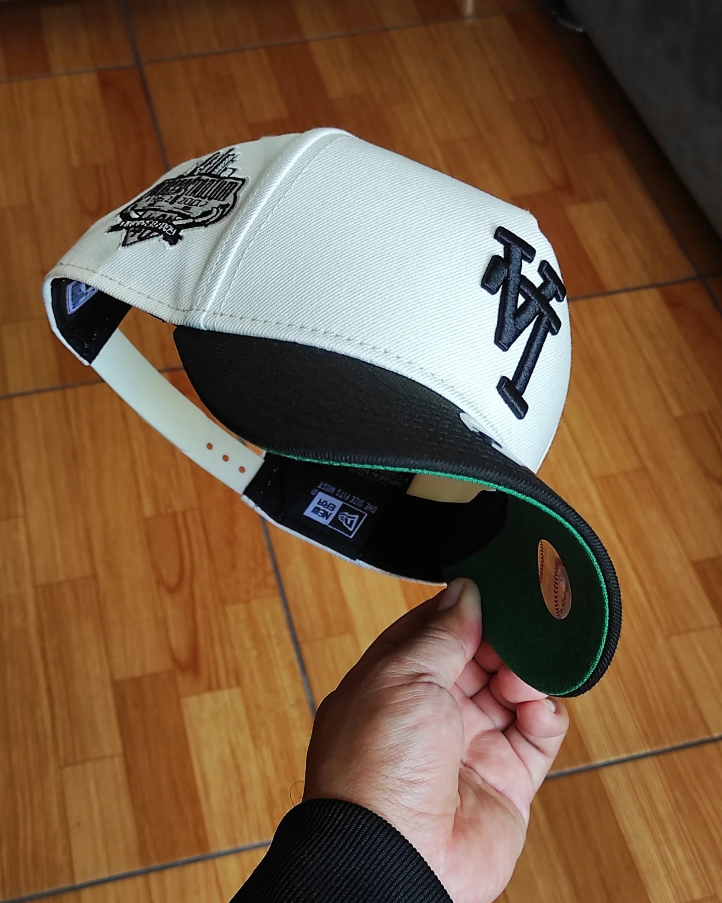 New Era Los Angeles Dodgers UPSIDE logo Chrome black 9FORTY A-FRAME