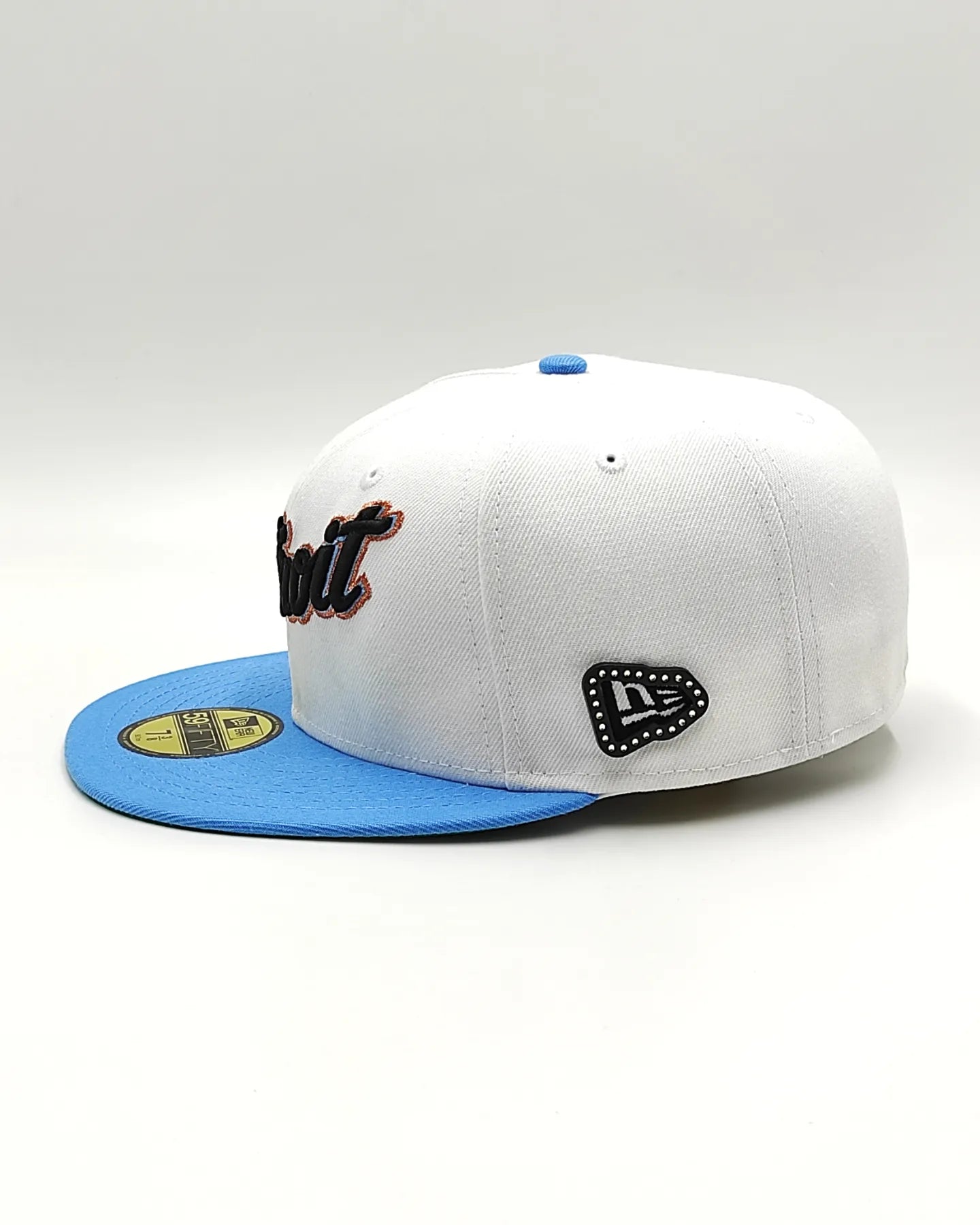 New Era Flag pin circón