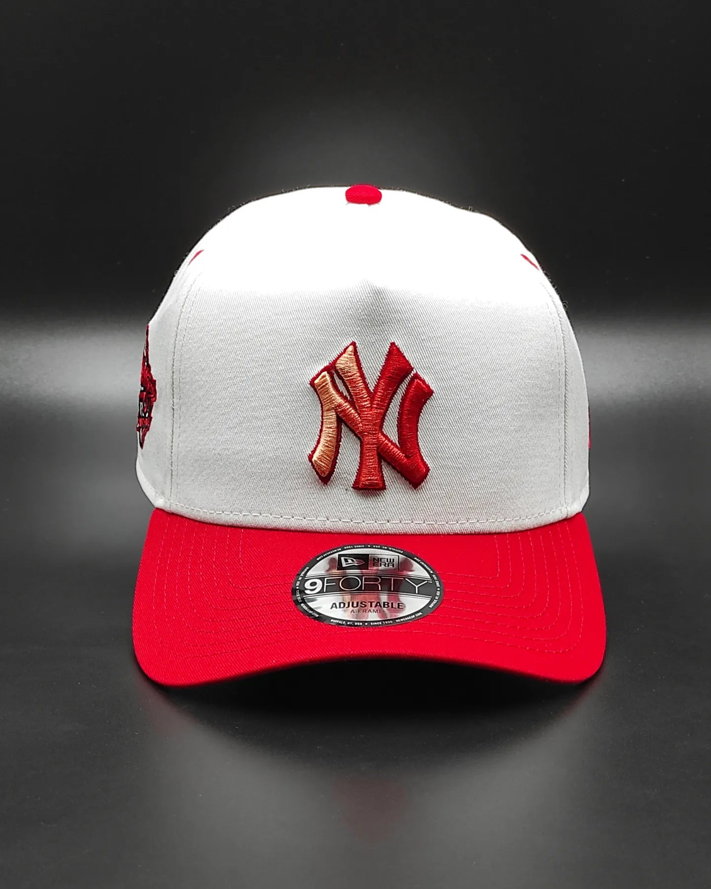 New Era New York Yankees " satin " 9 forty a frame white / scarlet