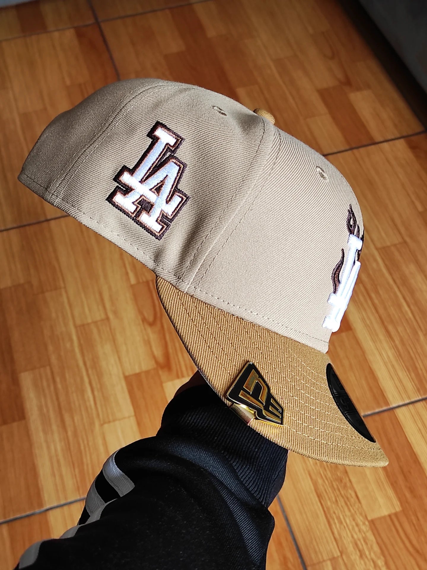 New Era Los Angeles Dodgers flame 🔥two Tone Brown light 9FIFTY snapback