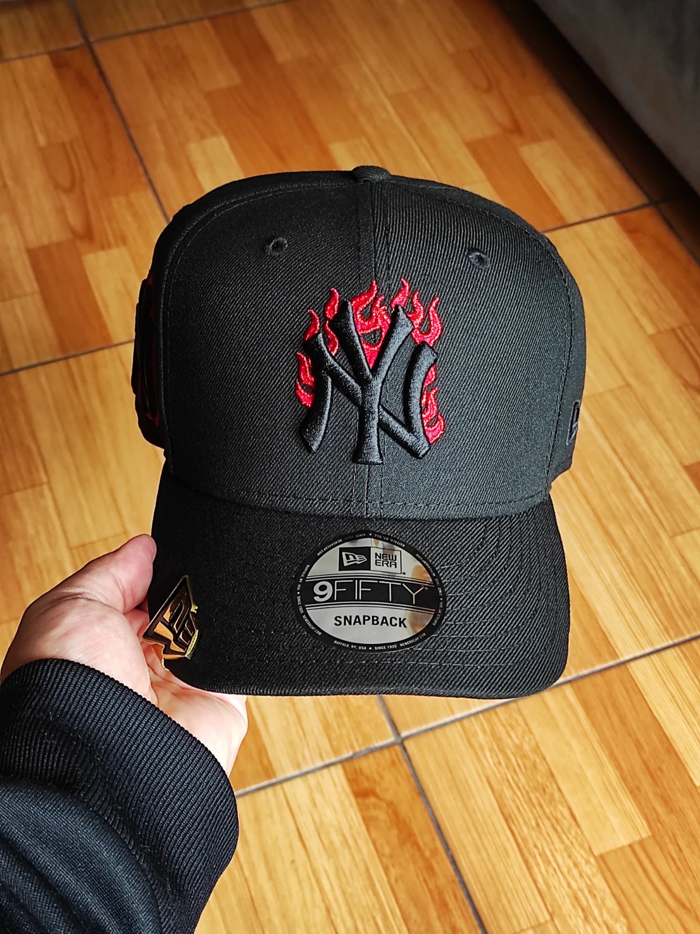 New Era New York Yankees flame 🔥 black edition 9FIFTY snapback cap