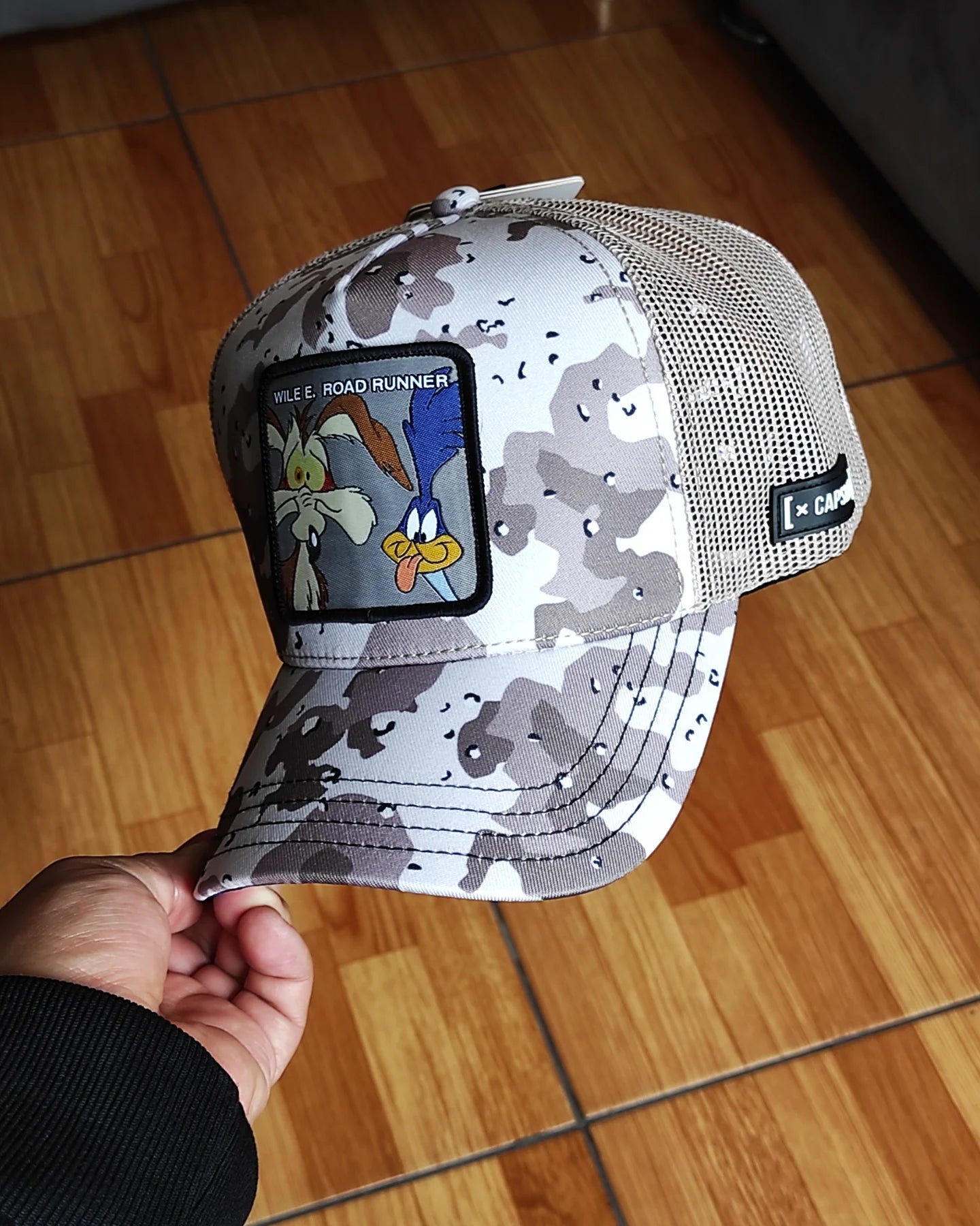 CAPSLAB LOONEY TUNES TRUCKER SNAPBACK HAT
