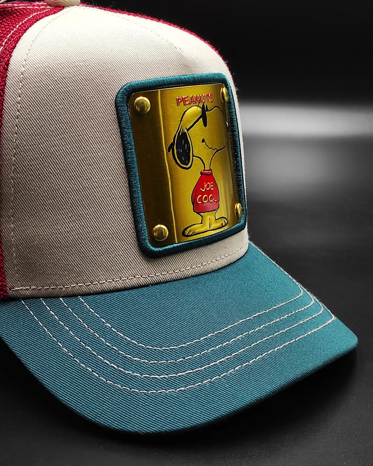 CAPSLAB peanuts Snoopy white red green trucker snapback hat