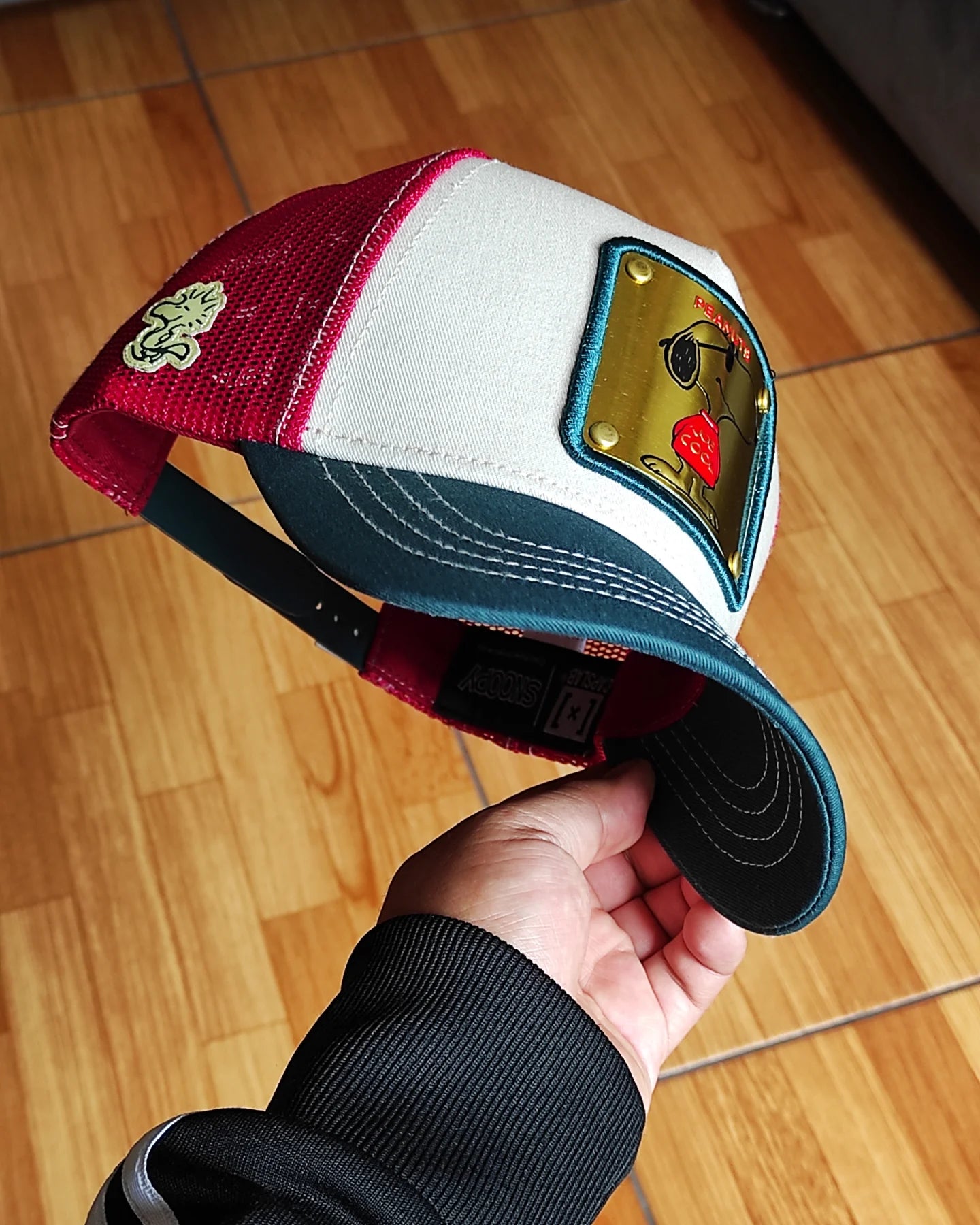 CAPSLAB peanuts Snoopy white red green trucker snapback hat