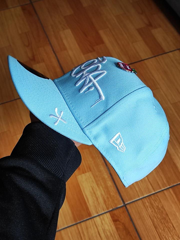 59FIFTY new era grafiti SKY BLUE incluye pin