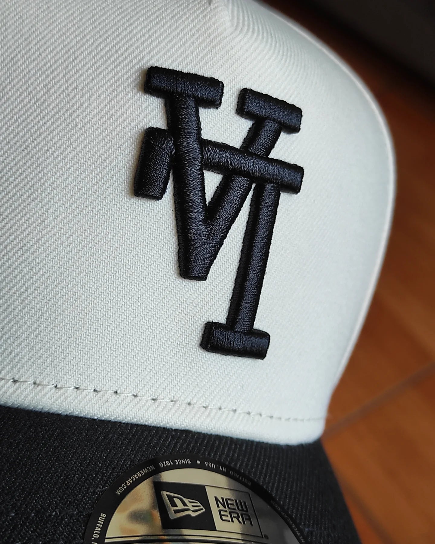 New Era Los Angeles Dodgers UPSIDE logo Chrome black 9FORTY A-FRAME
