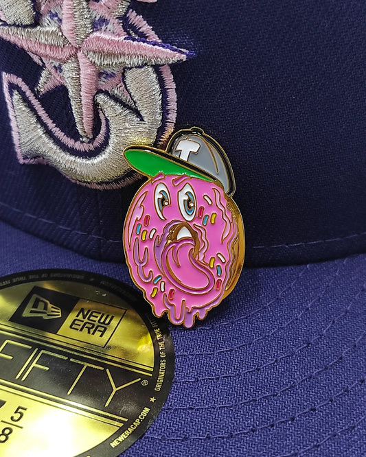 Pin Metálico pink hat