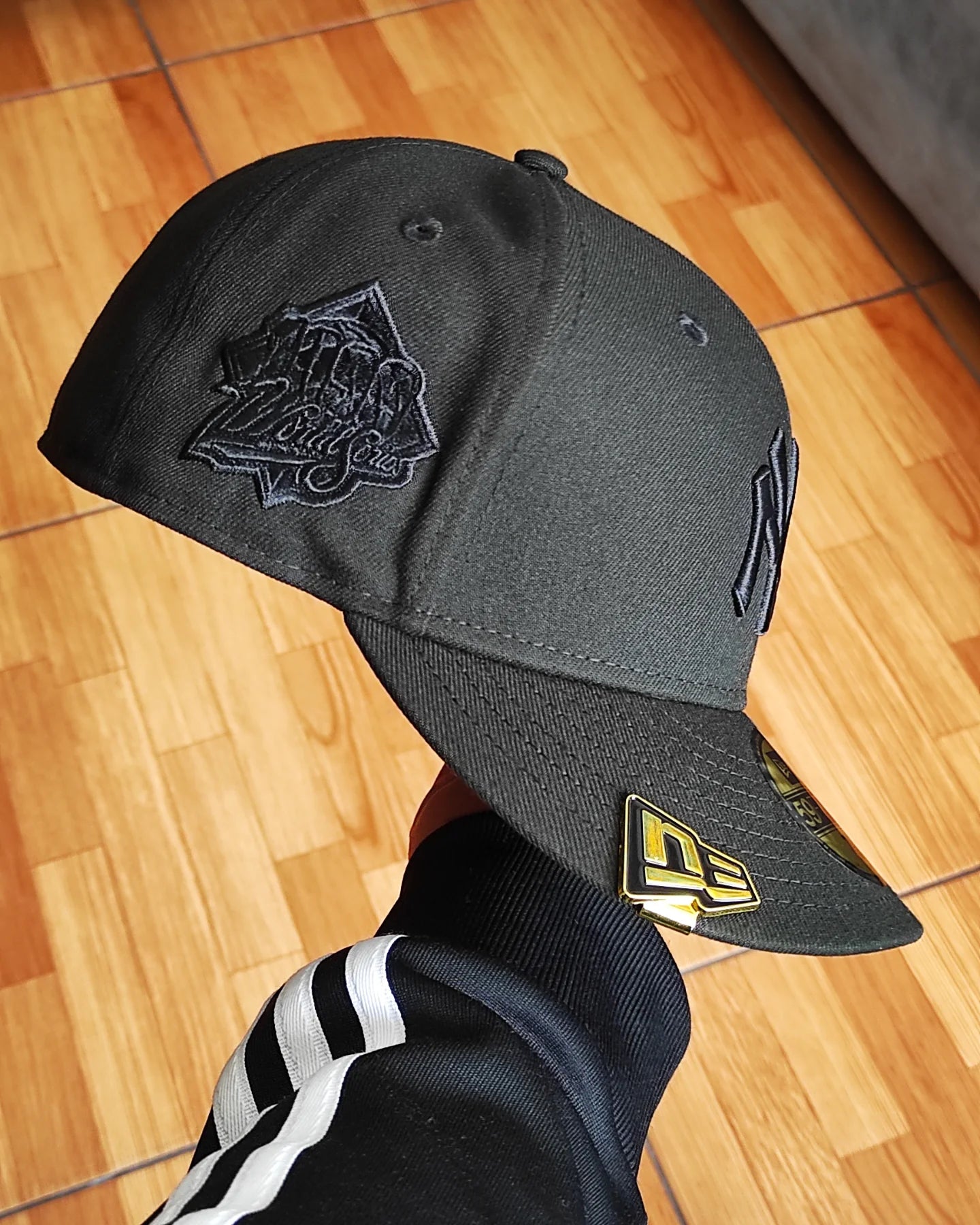 New Era New York Yankees World Series 1999 Black Out Red Edition 59Fifty Fitted Hat