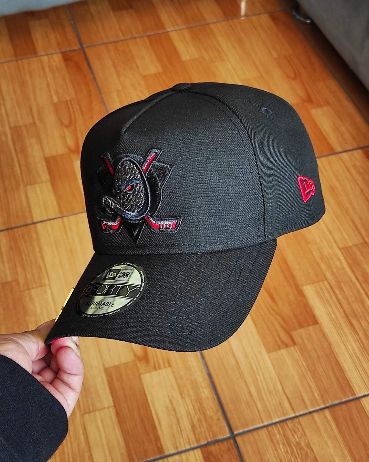 New Era Anaheim Ducks 10th Anniversary Metallic Blackout Red Edition 9Forty A Frame Snapback