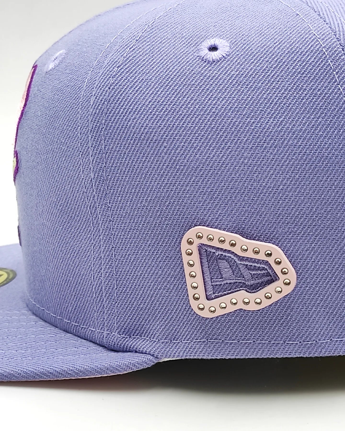 New Era Flag pin circón
