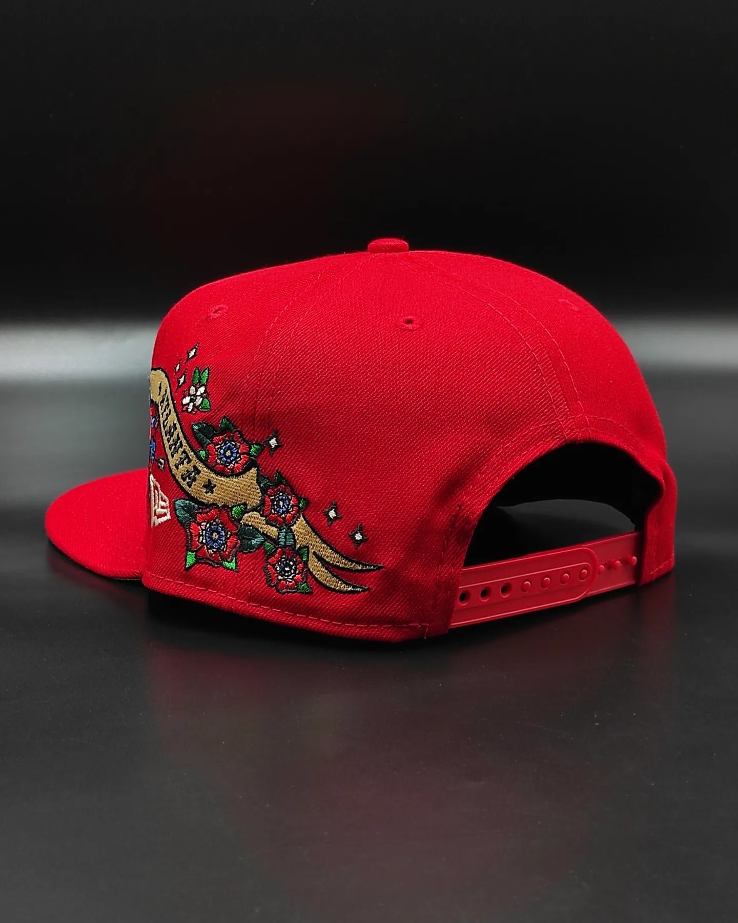 Atlanta Braves Gray Bottom City Art Side Patch New Era 9Fifty Snapback - Red