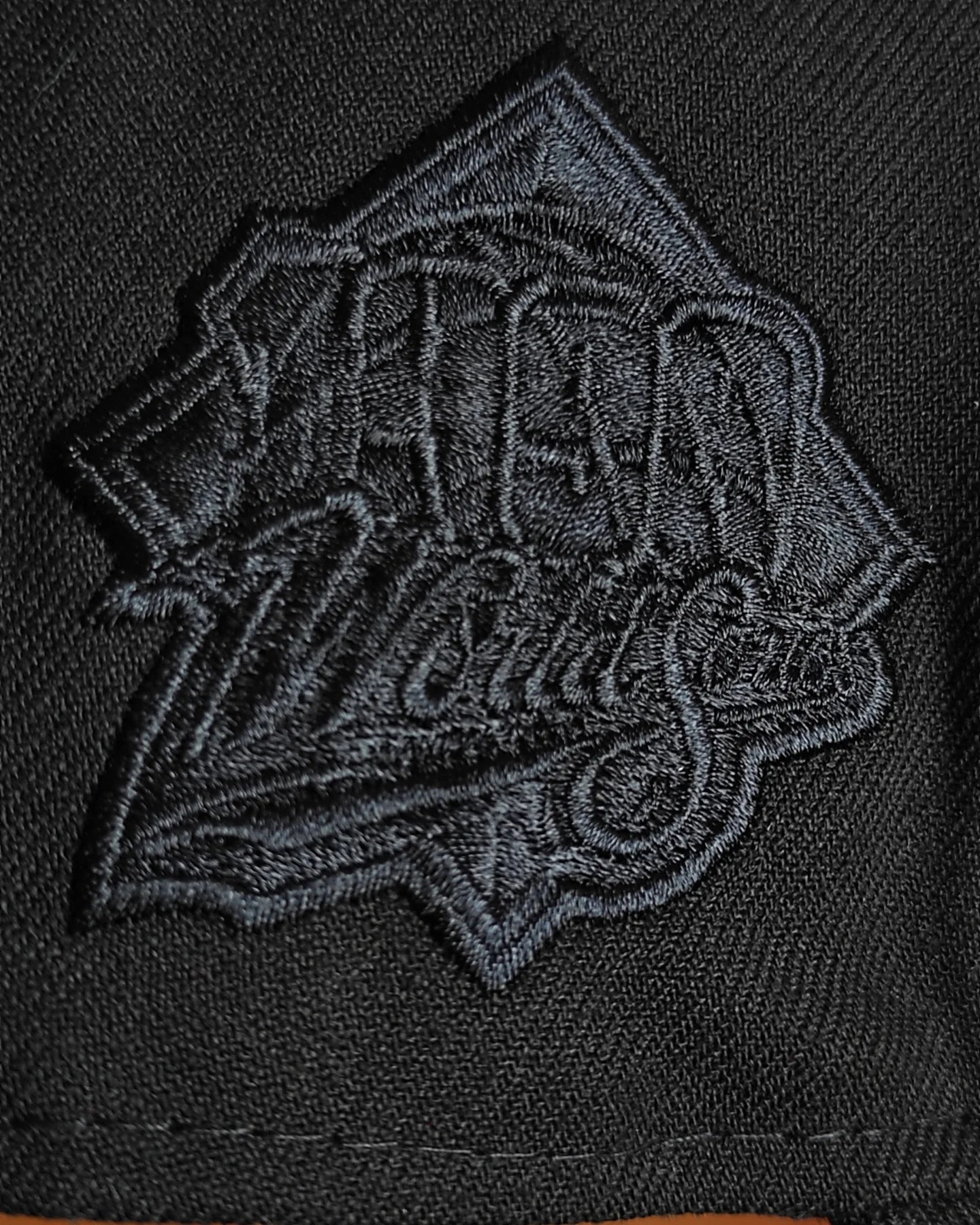 New Era New York Yankees World Series 1999 Black Out Red Edition 59Fifty Fitted Hat