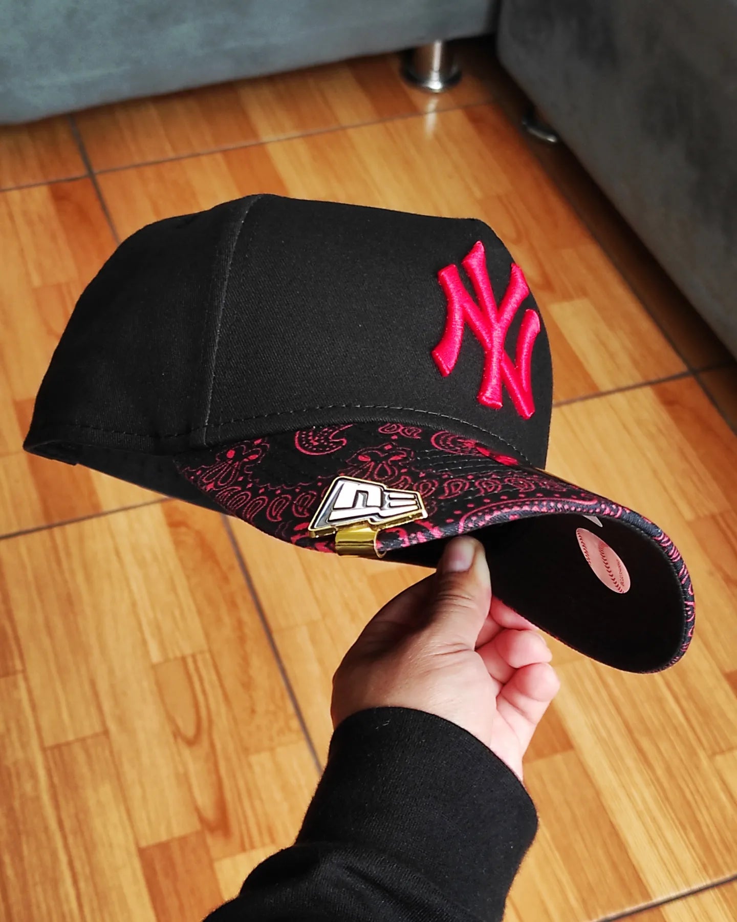 New York Yankees Pastel Paisley Black 9FORTY A-Frame Adjustable Cap