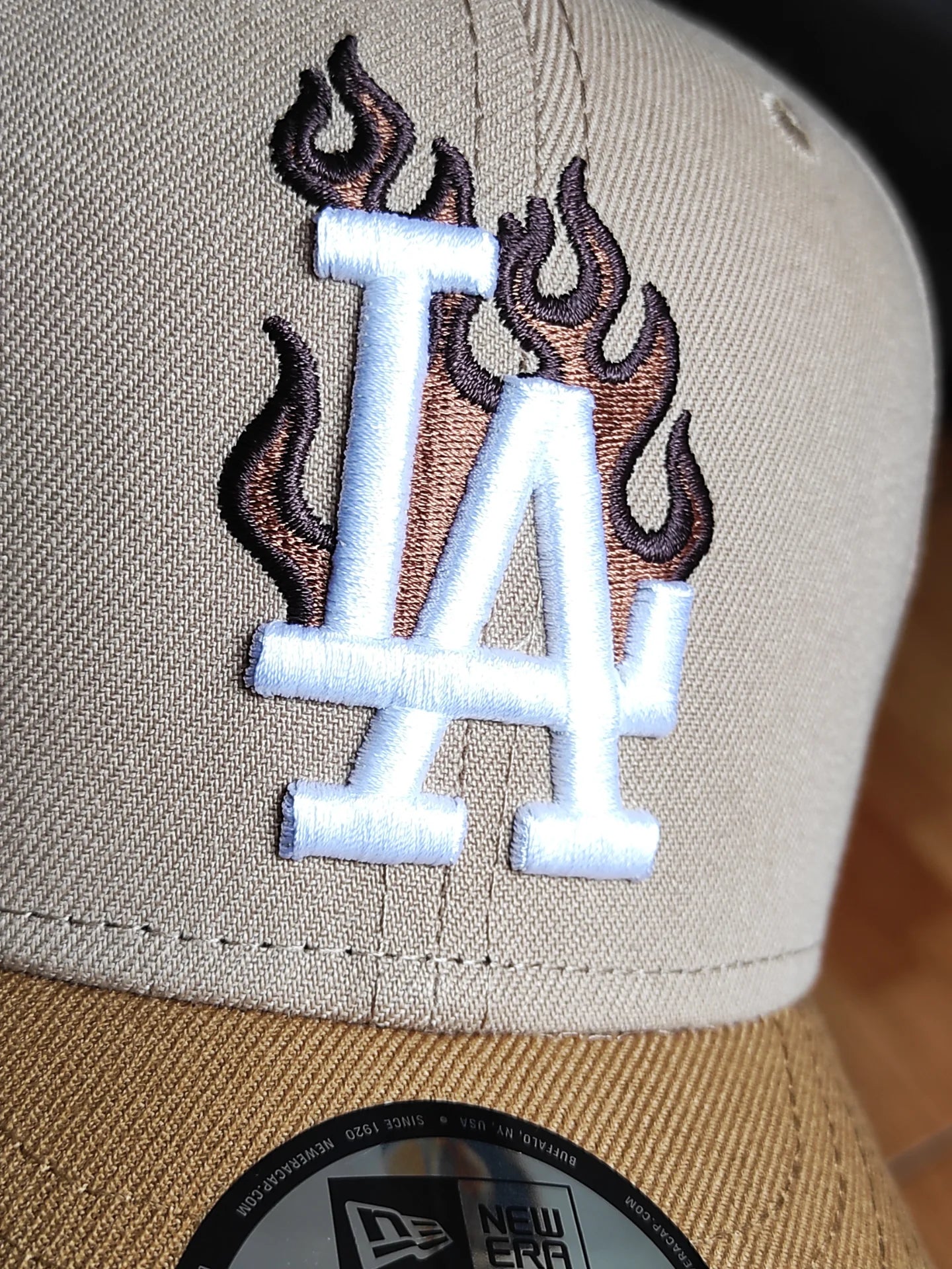 New Era Los Angeles Dodgers flame 🔥two Tone Brown light 9FIFTY snapback