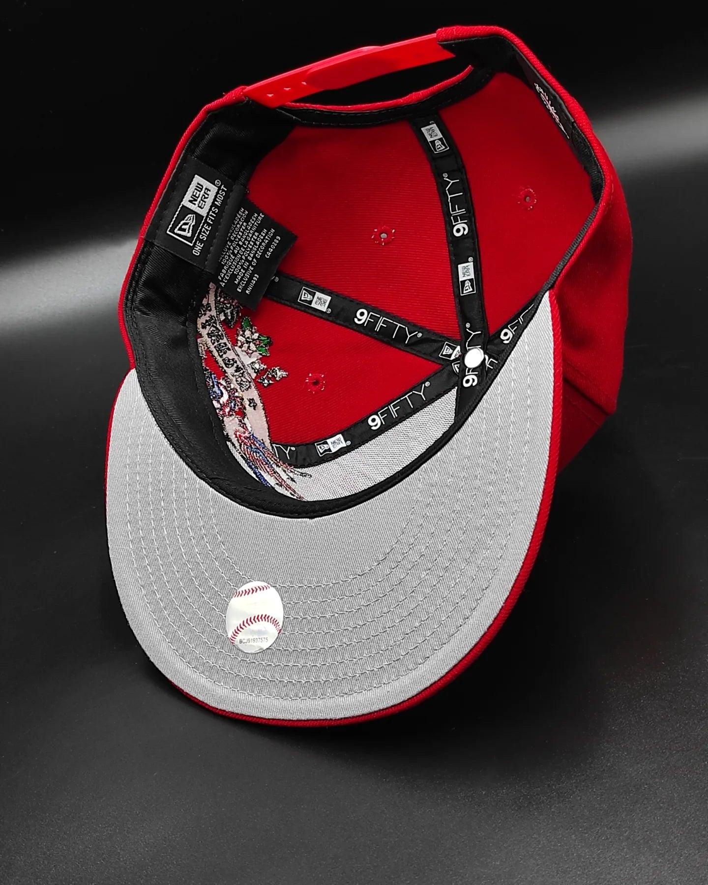 Atlanta Braves Gray Bottom City Art Side Patch New Era 9Fifty Snapback - Red