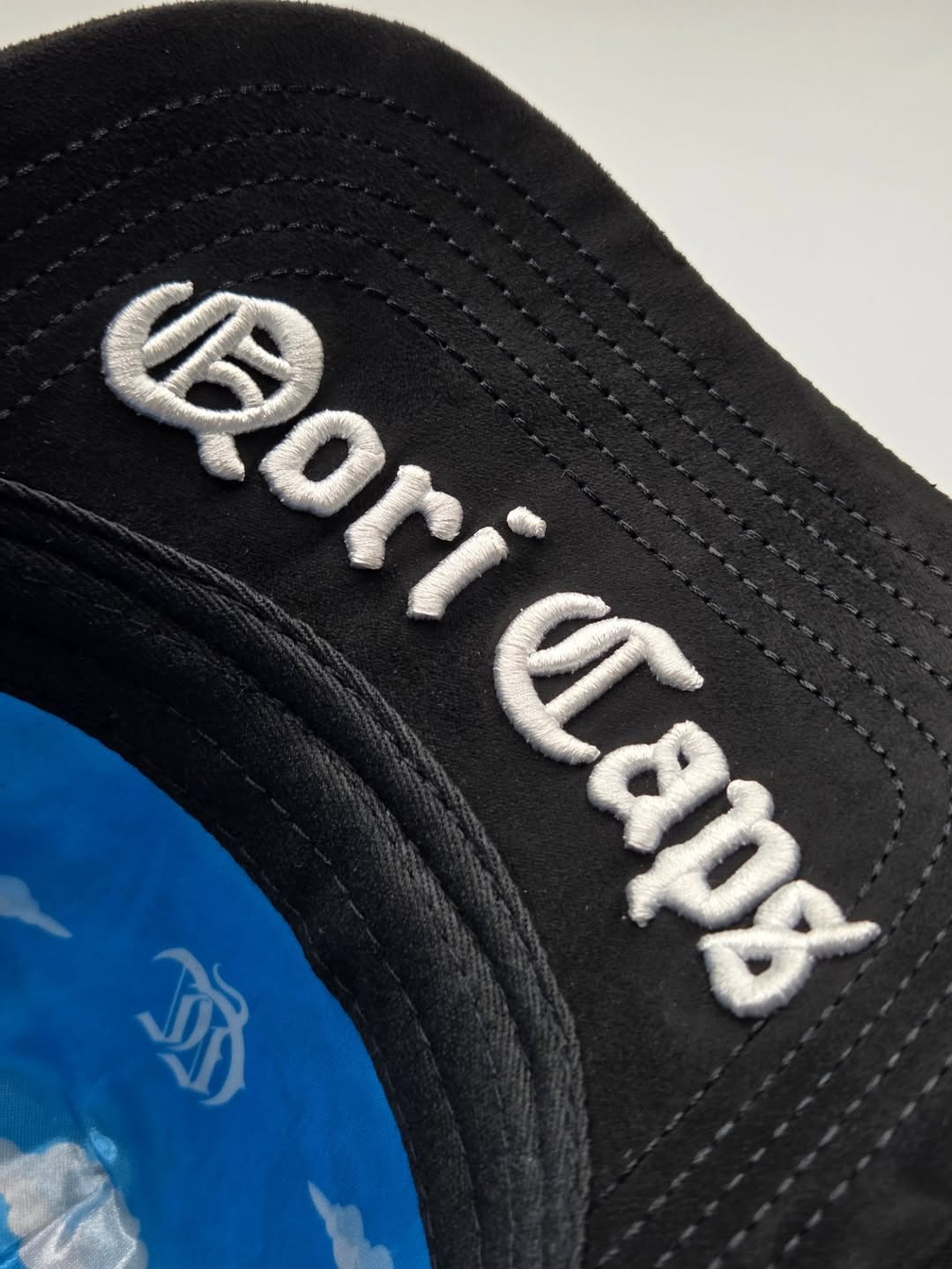 Gorra Qori Caps coleccion Cloud☁️ & Yankees🔥 a-frame Snapback