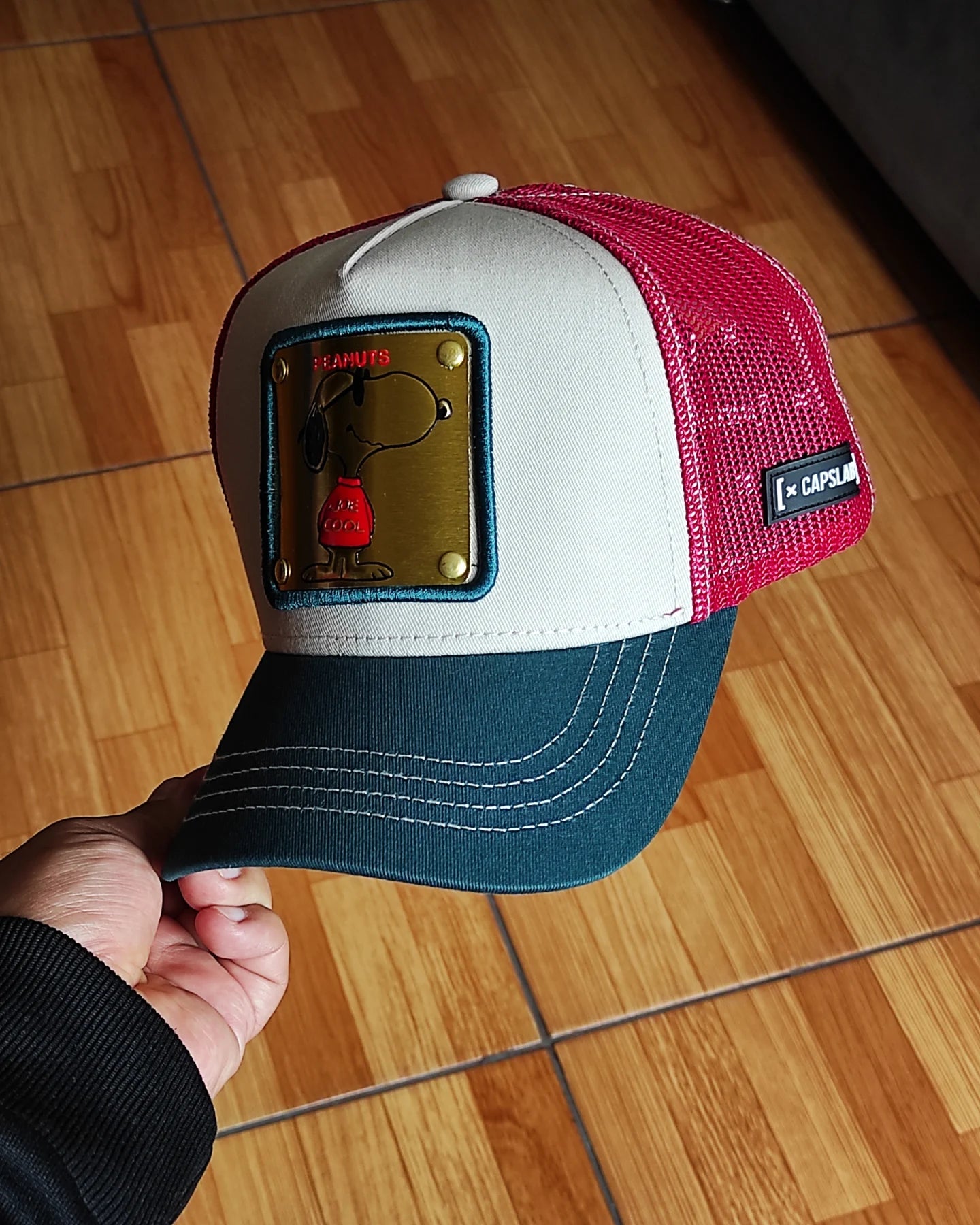 CAPSLAB peanuts Snoopy white red green trucker snapback hat