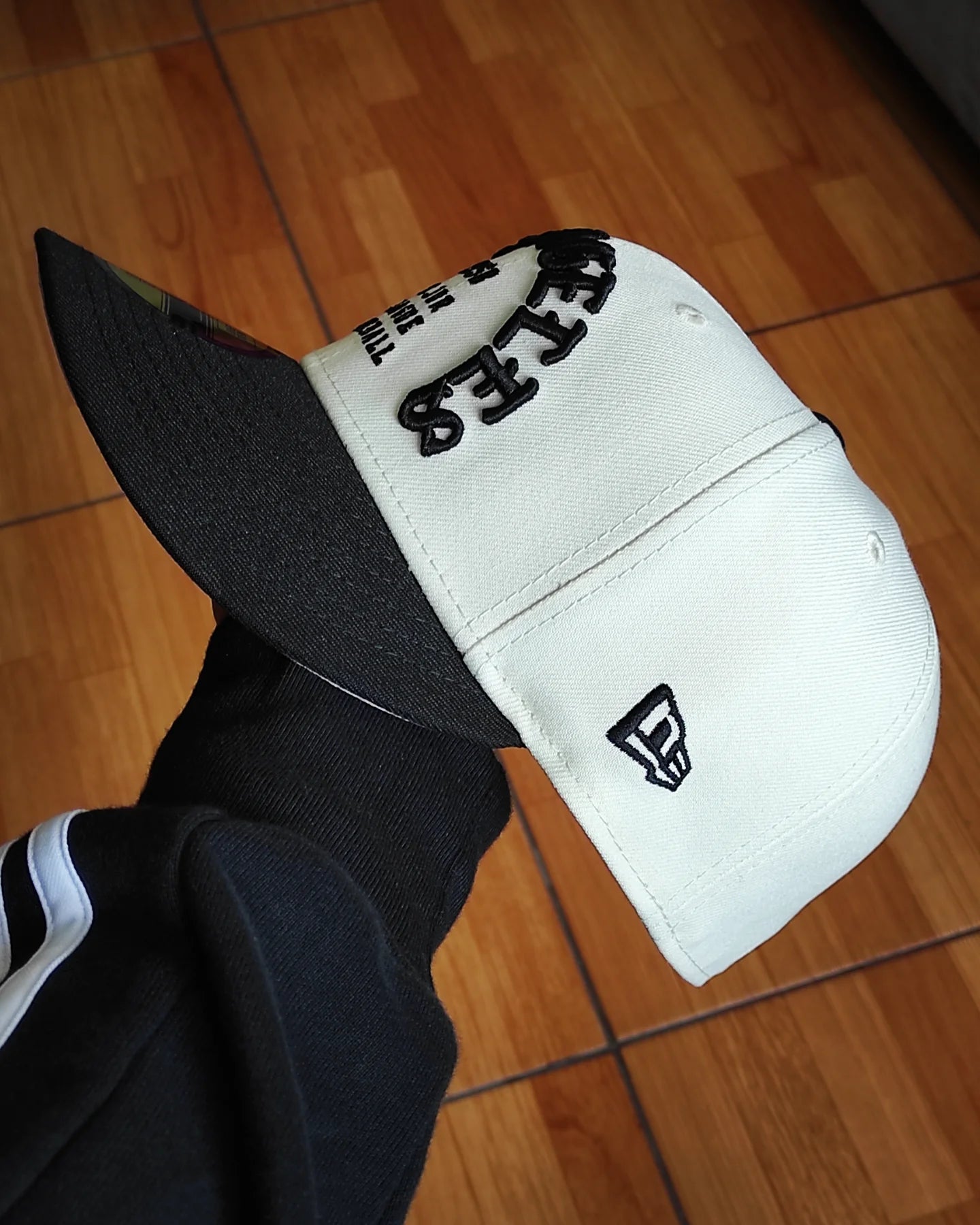 New Era Los Angeles Dodgers SKULL 💀 Chrome Black edition 59fifty fitted