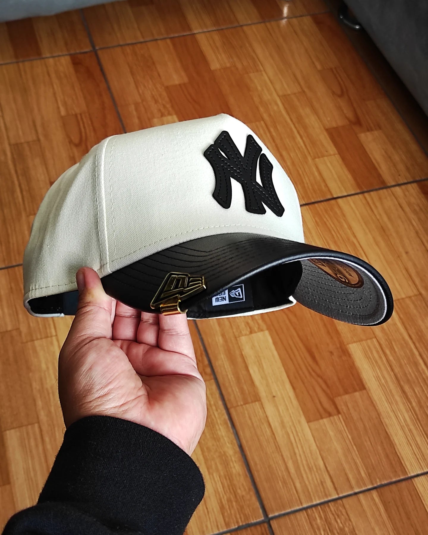 New Era New York Yankees 'visor cuero'' 9FORTY A-Frame Snapback