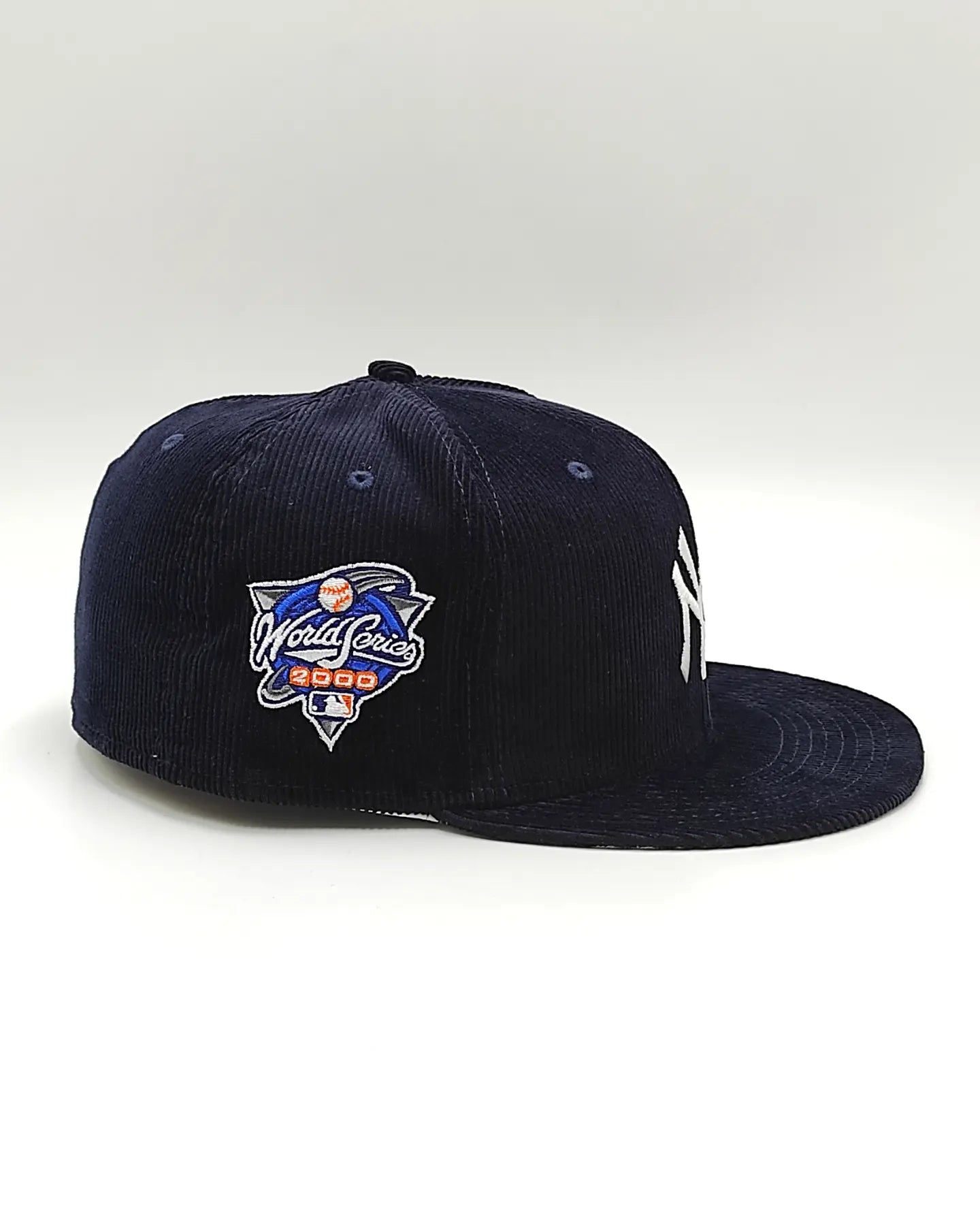 Chicago Bulls OLD SCHOOL CORDUROY SIDE-PATCH Black Fitted Hat by New Era