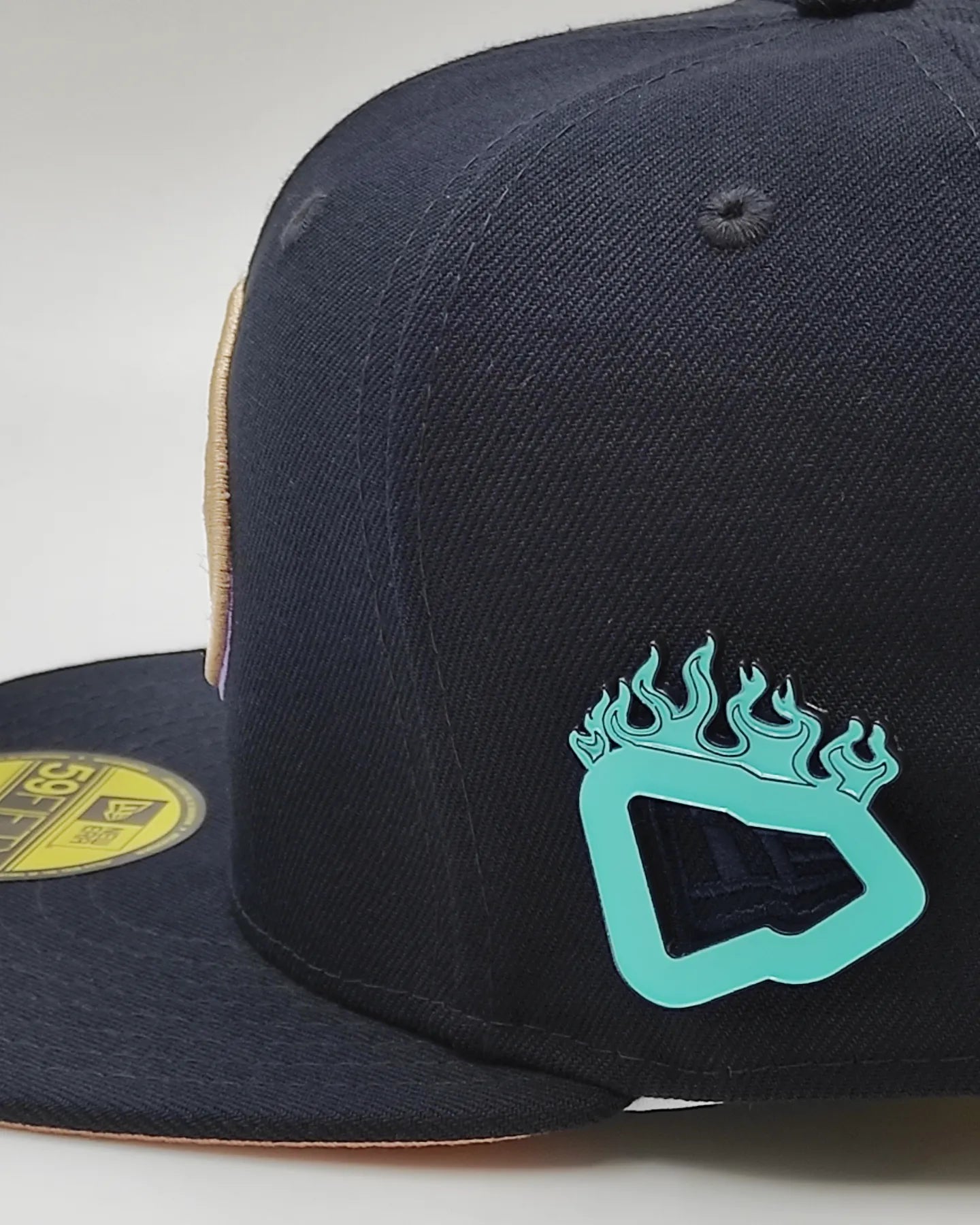 New Era Flag pin Fire