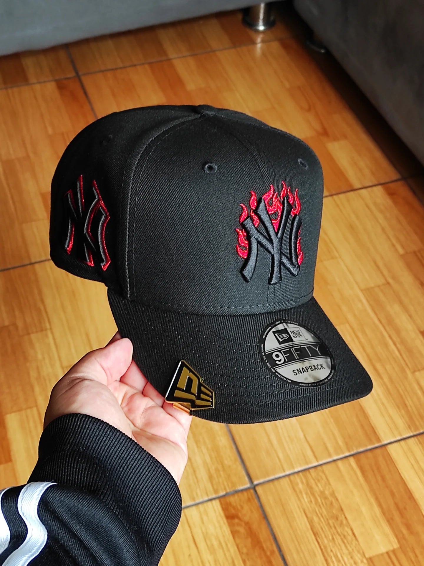 New Era New York Yankees flame 🔥 black edition 9FIFTY snapback cap