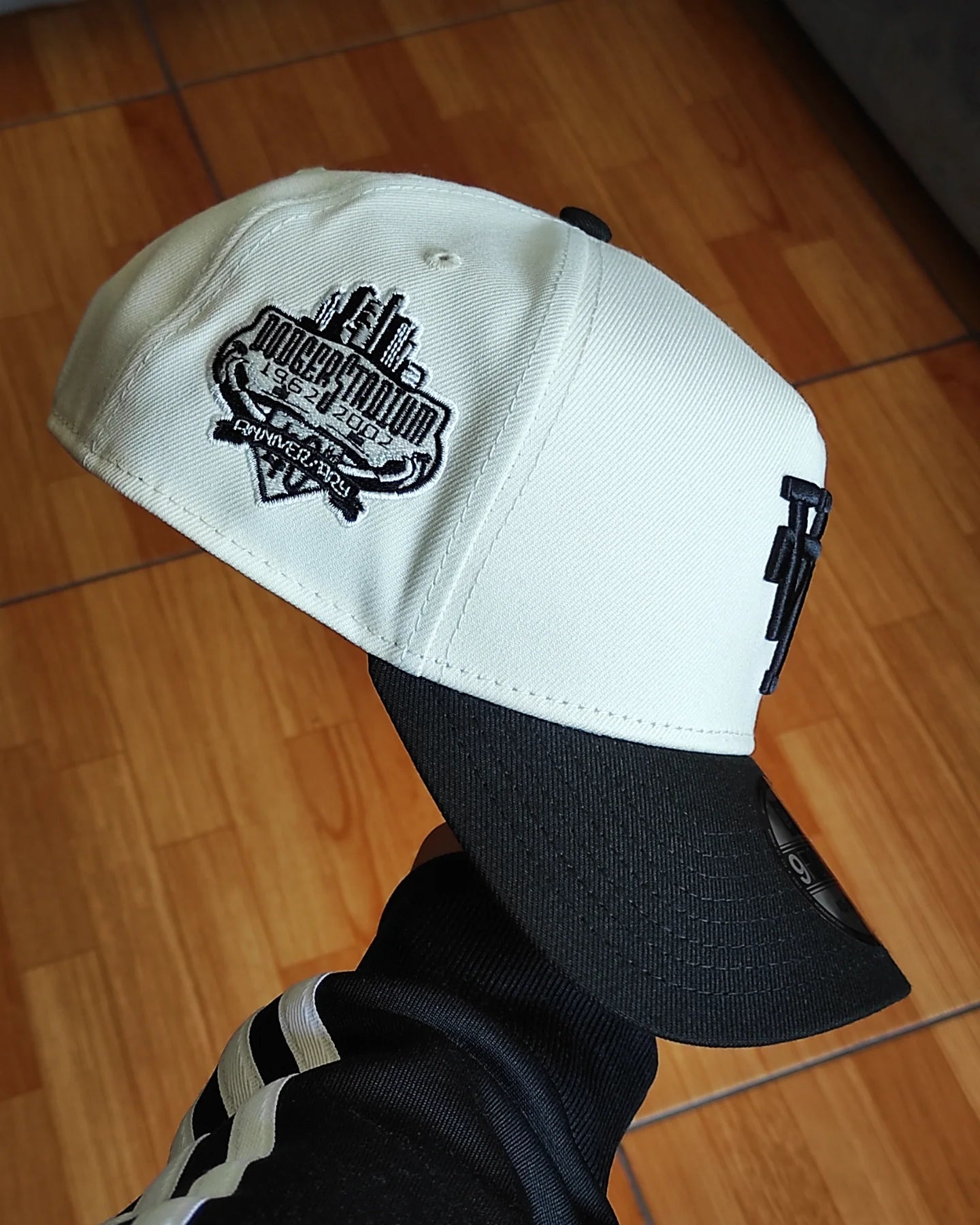 New Era Los Angeles Dodgers UPSIDE logo Chrome black 9FORTY A-FRAME