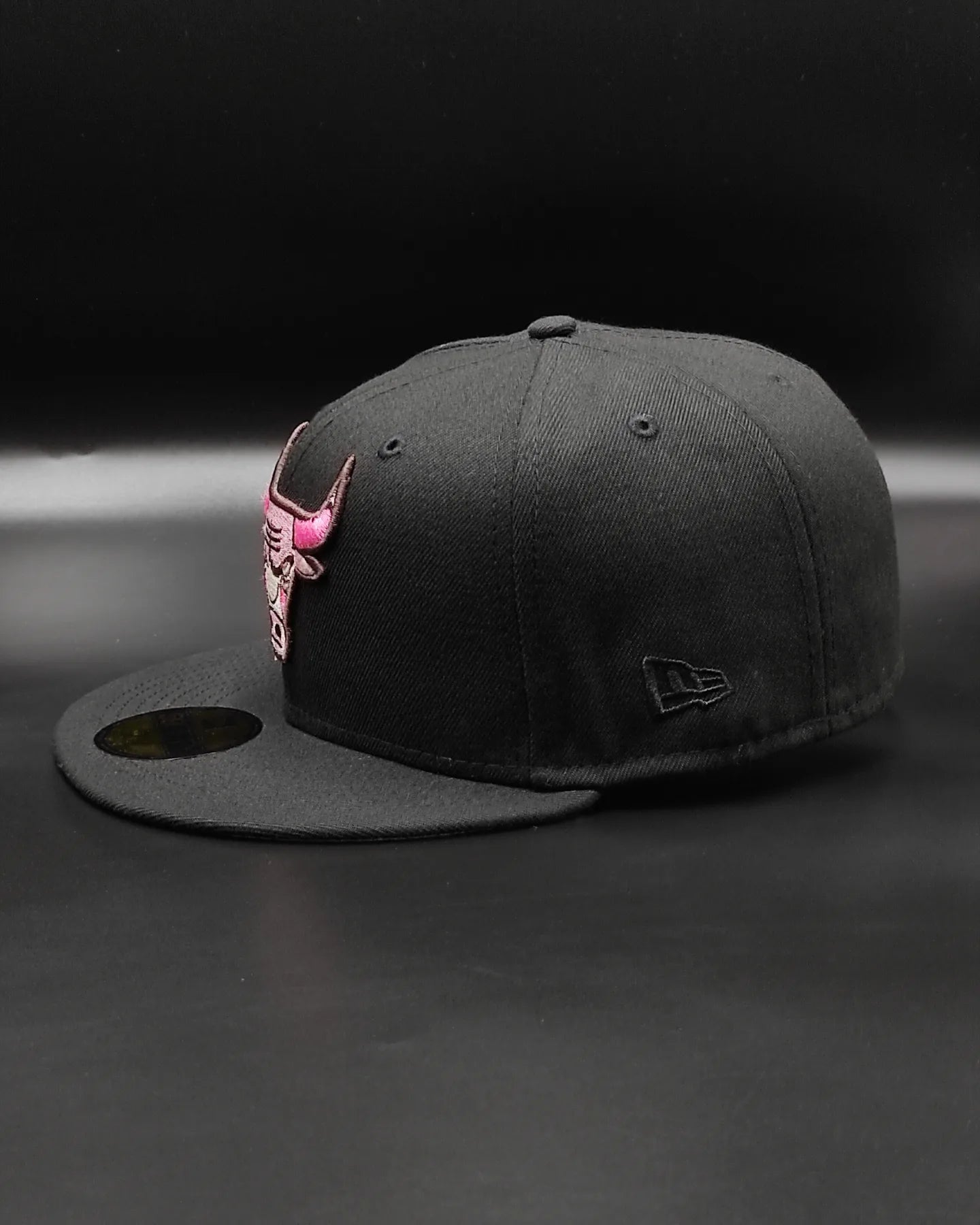 New Era 59fifty cookies and cream Chicago bulls nba patch hat - black/pink