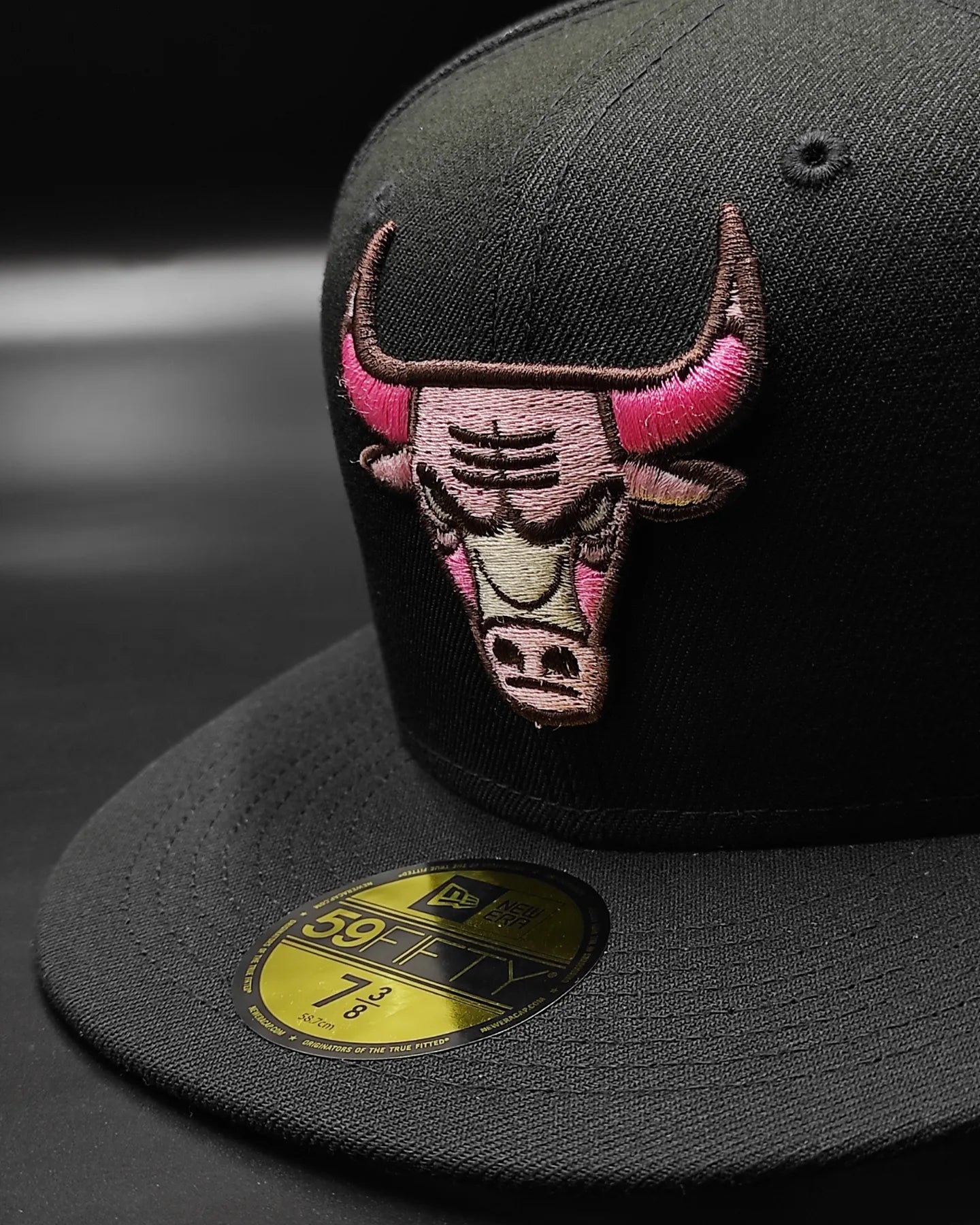 New Era 59fifty cookies and cream Chicago bulls nba patch hat - black/pink