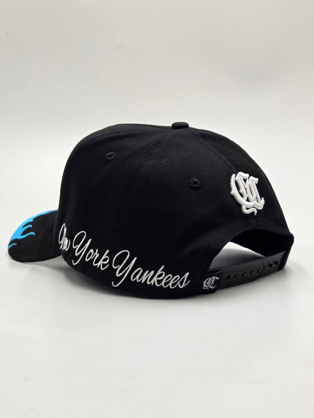 Gorra Qori Caps coleccion Cloud☁️ & Yankees🔥 a-frame Snapback