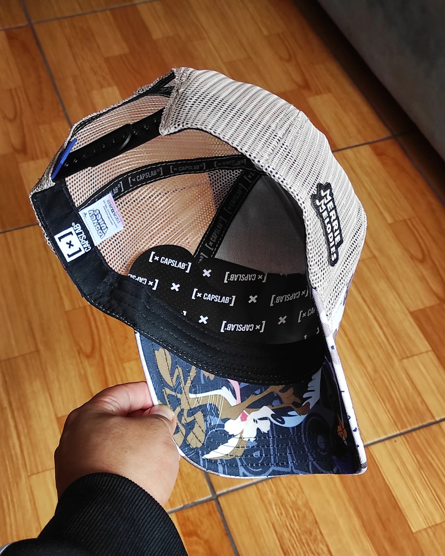 CAPSLAB LOONEY TUNES TRUCKER SNAPBACK HAT