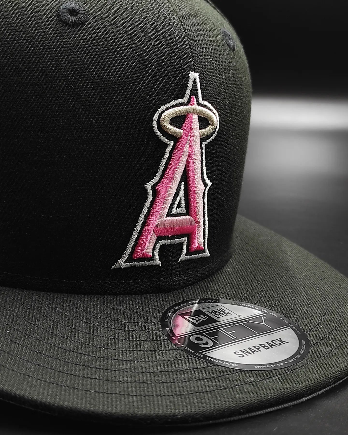 New era Anaheim Angels 50th Aniversario negro rosado 9 Fifty Snapback