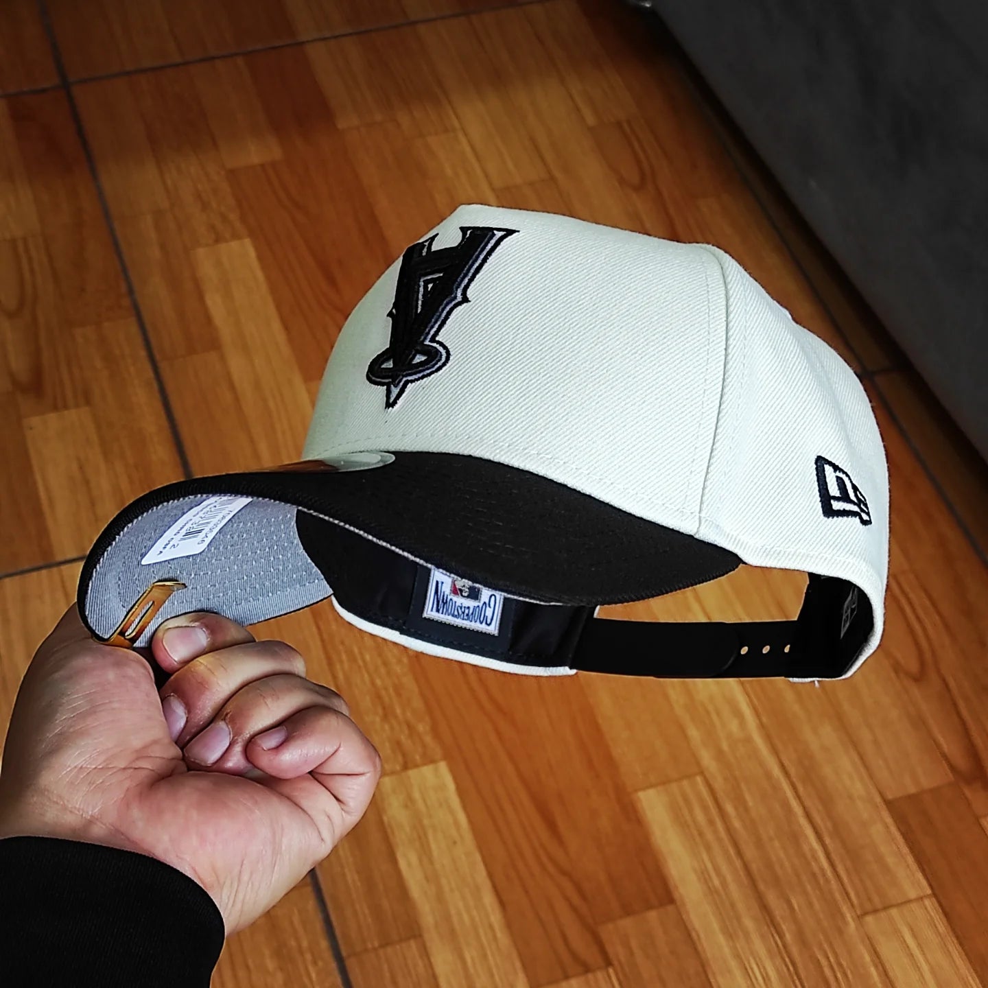New Era Anaheim Angels Upside Down Chrome Black 2 Tone 50th Anniversary 9Forty A-Frame Snapback