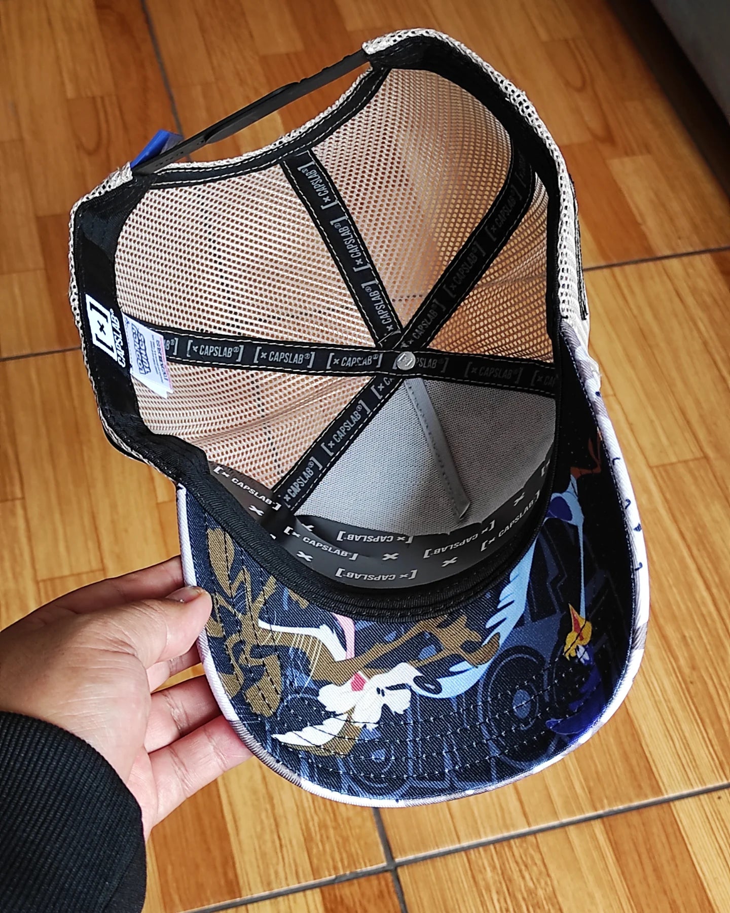 CAPSLAB LOONEY TUNES TRUCKER SNAPBACK HAT
