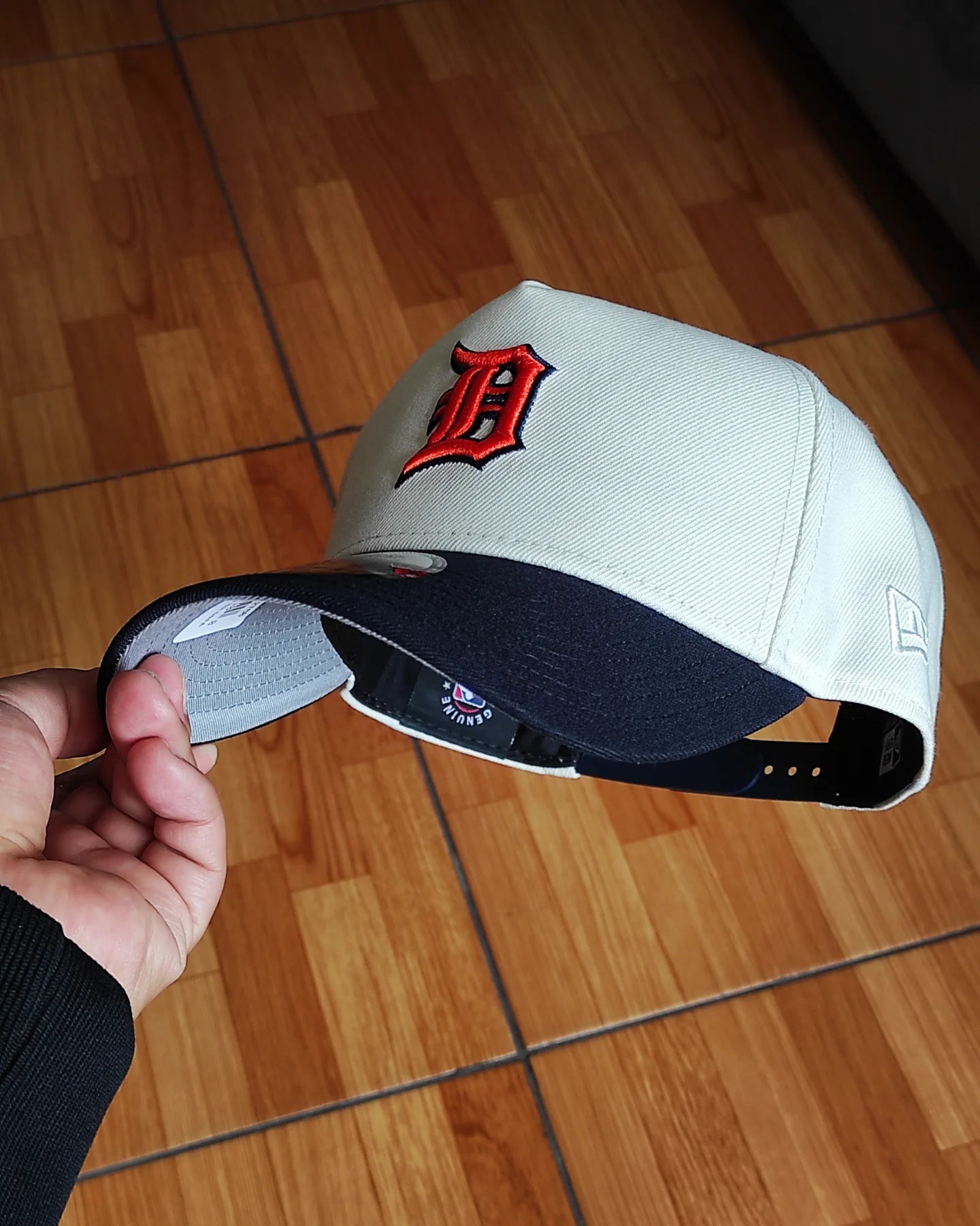 New Era Detroit Tigers comerica park tow tone Chrome baby 9forty A-FRAME