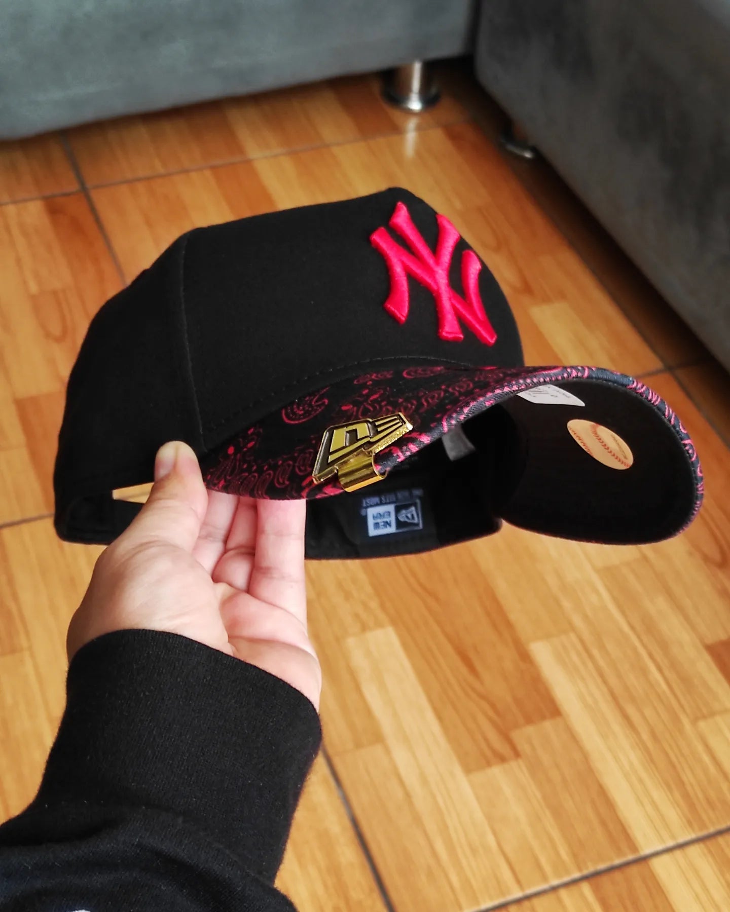 New York Yankees Pastel Paisley Black 9FORTY A-Frame Adjustable Cap