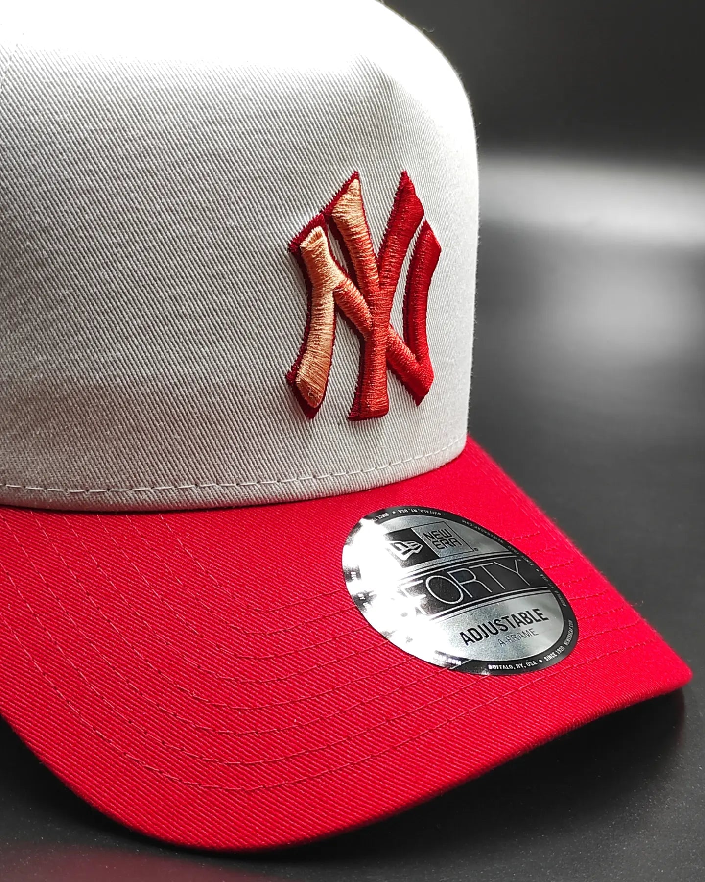 New Era New York Yankees " satin " 9 forty a frame white / scarlet