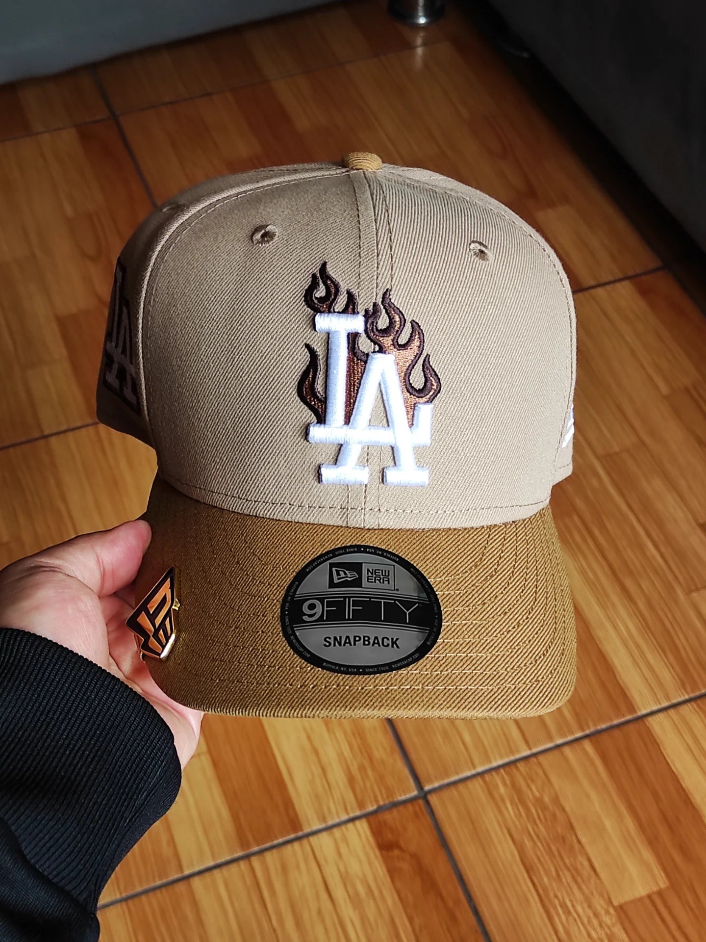 New Era Los Angeles Dodgers flame 🔥two Tone Brown light 9FIFTY snapback