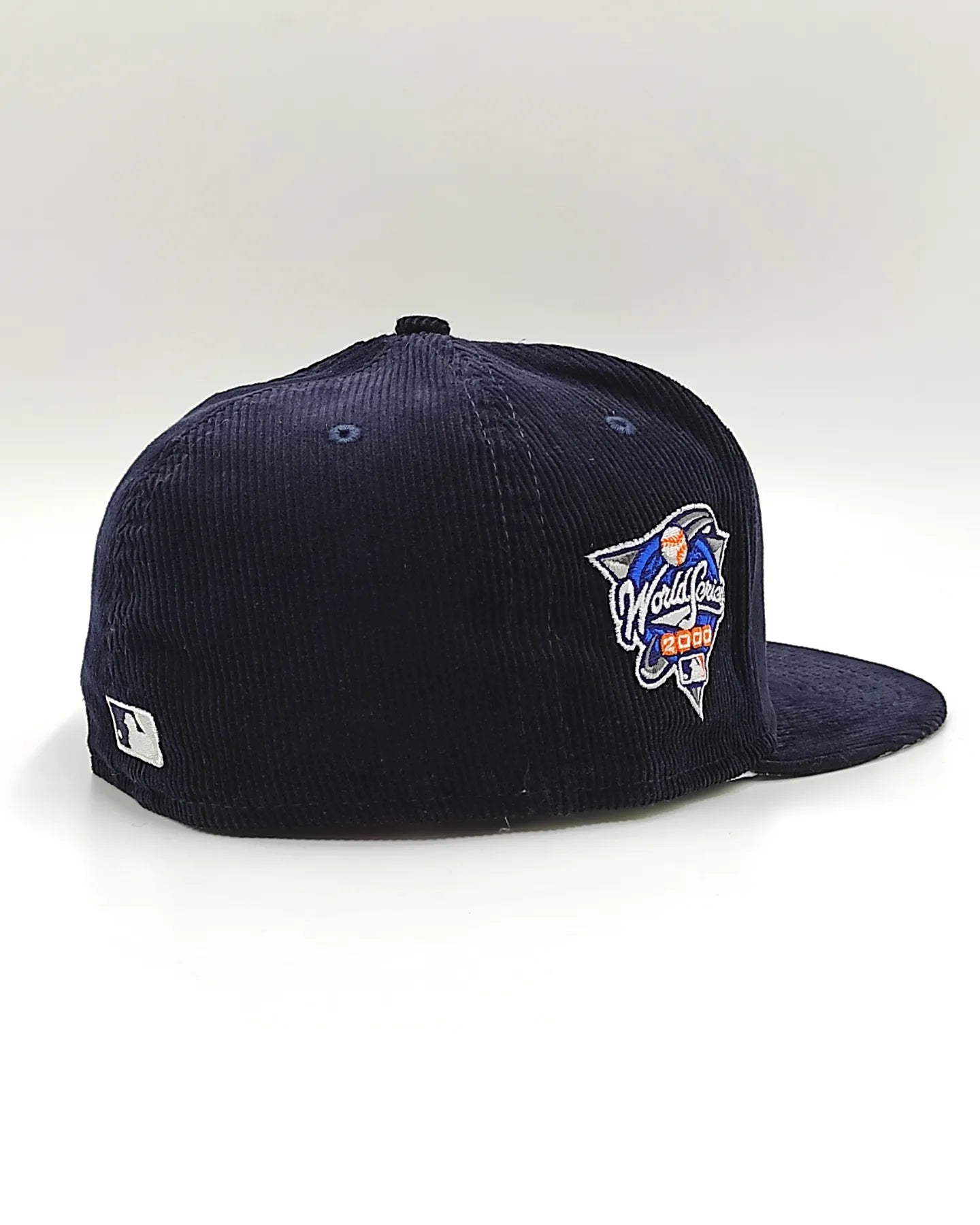Chicago Bulls OLD SCHOOL CORDUROY SIDE-PATCH Black Fitted Hat by New Era