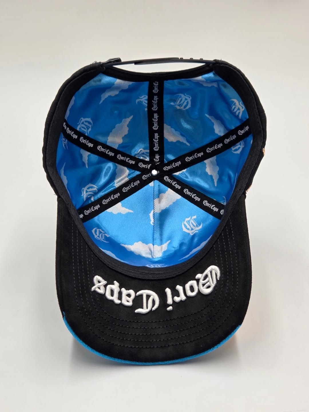 Gorra Qori Caps coleccion Cloud☁️ & Yankees🔥 a-frame Snapback