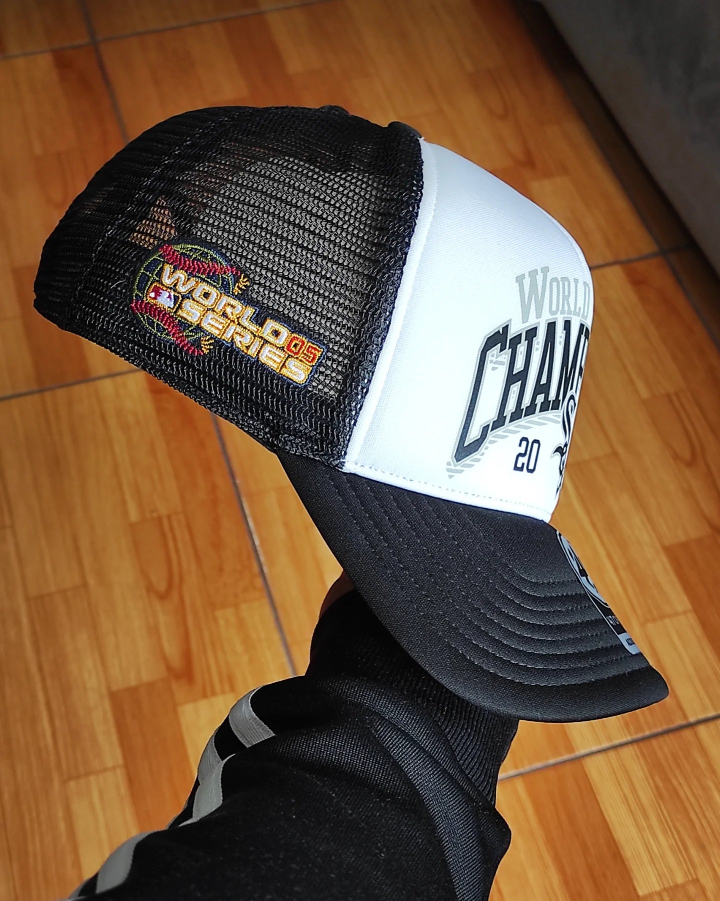 47Brand Chicago White Sox black white world series foam Trucker Snapback